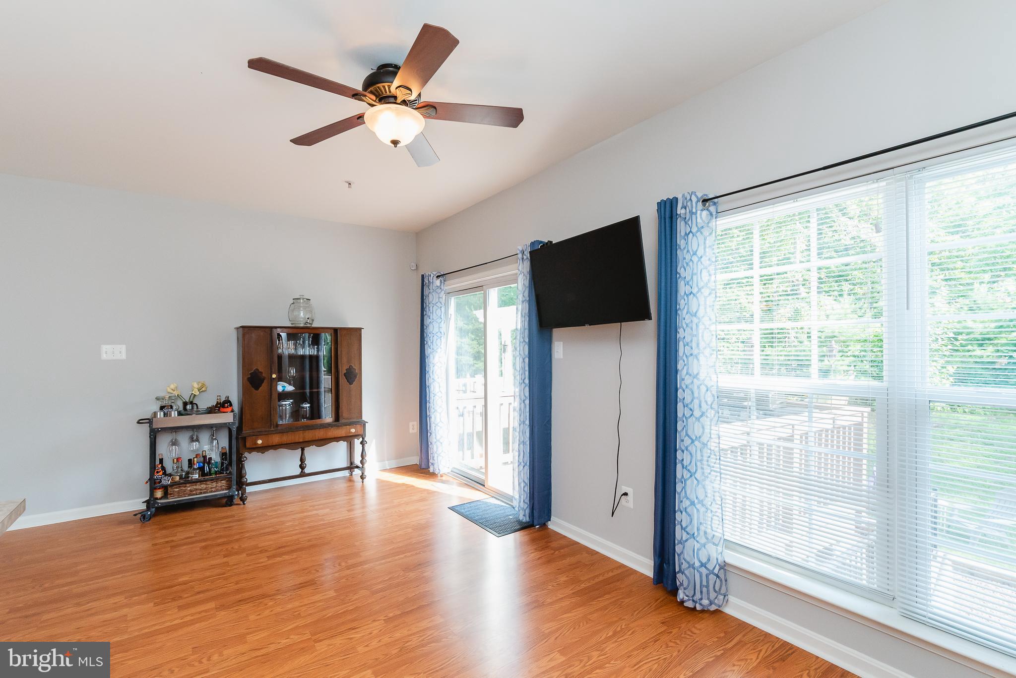 AUTUMN RUN - Residential