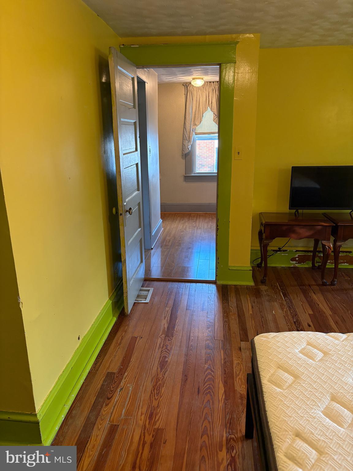 HAMPSTEAD - Residential