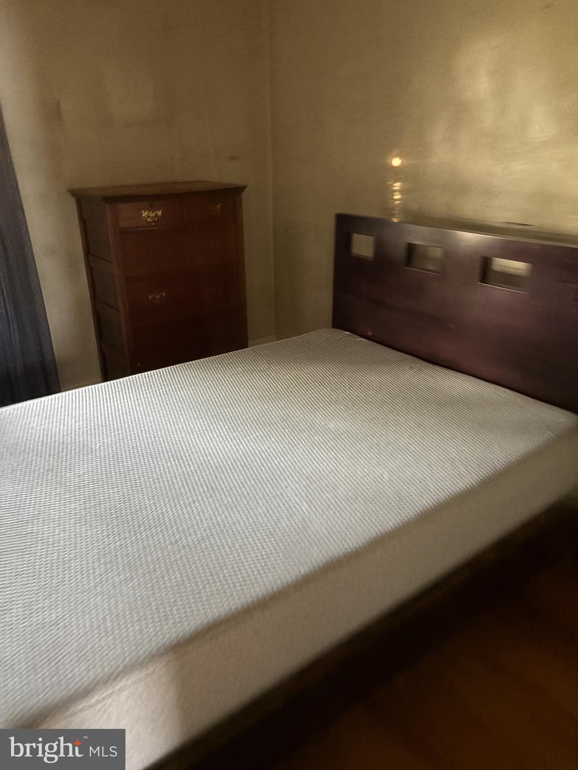 HAMPSTEAD - Residential