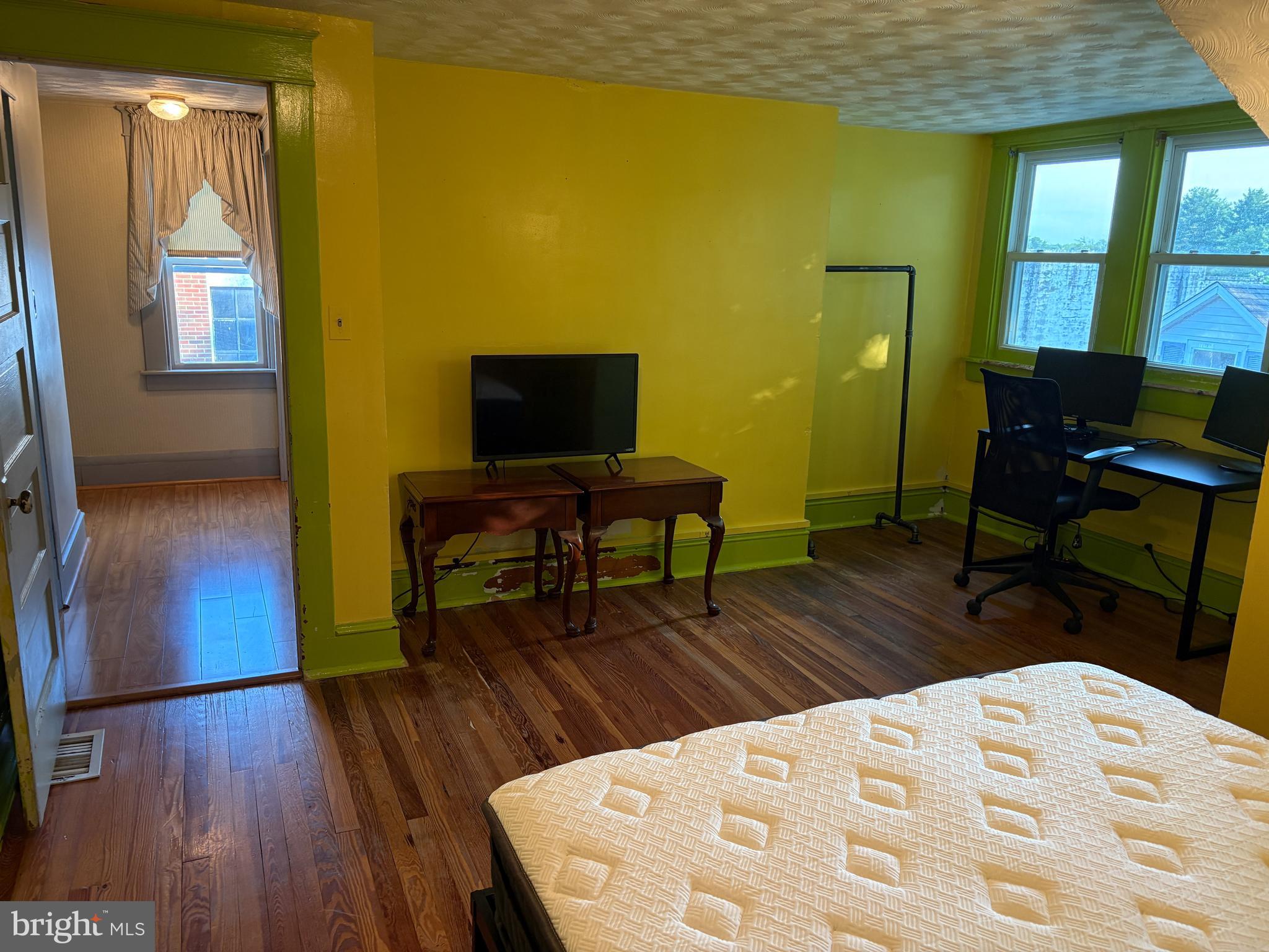 HAMPSTEAD - Residential