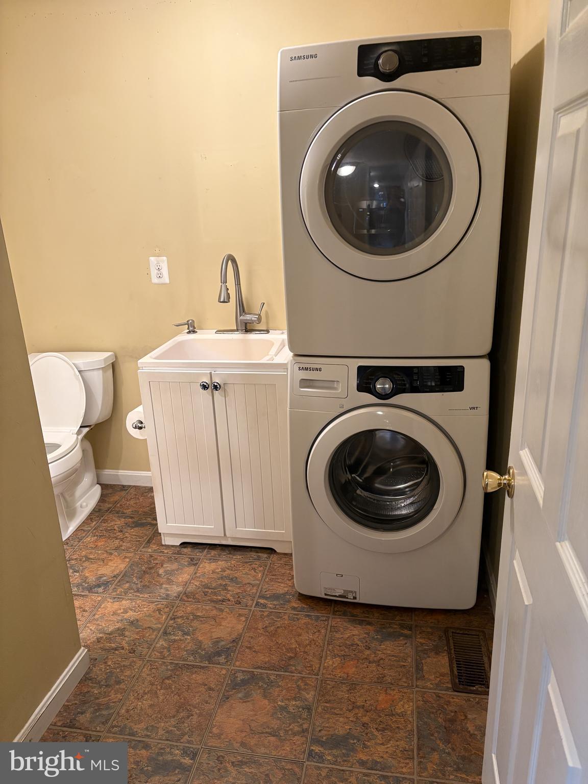 HAMPSTEAD - Residential