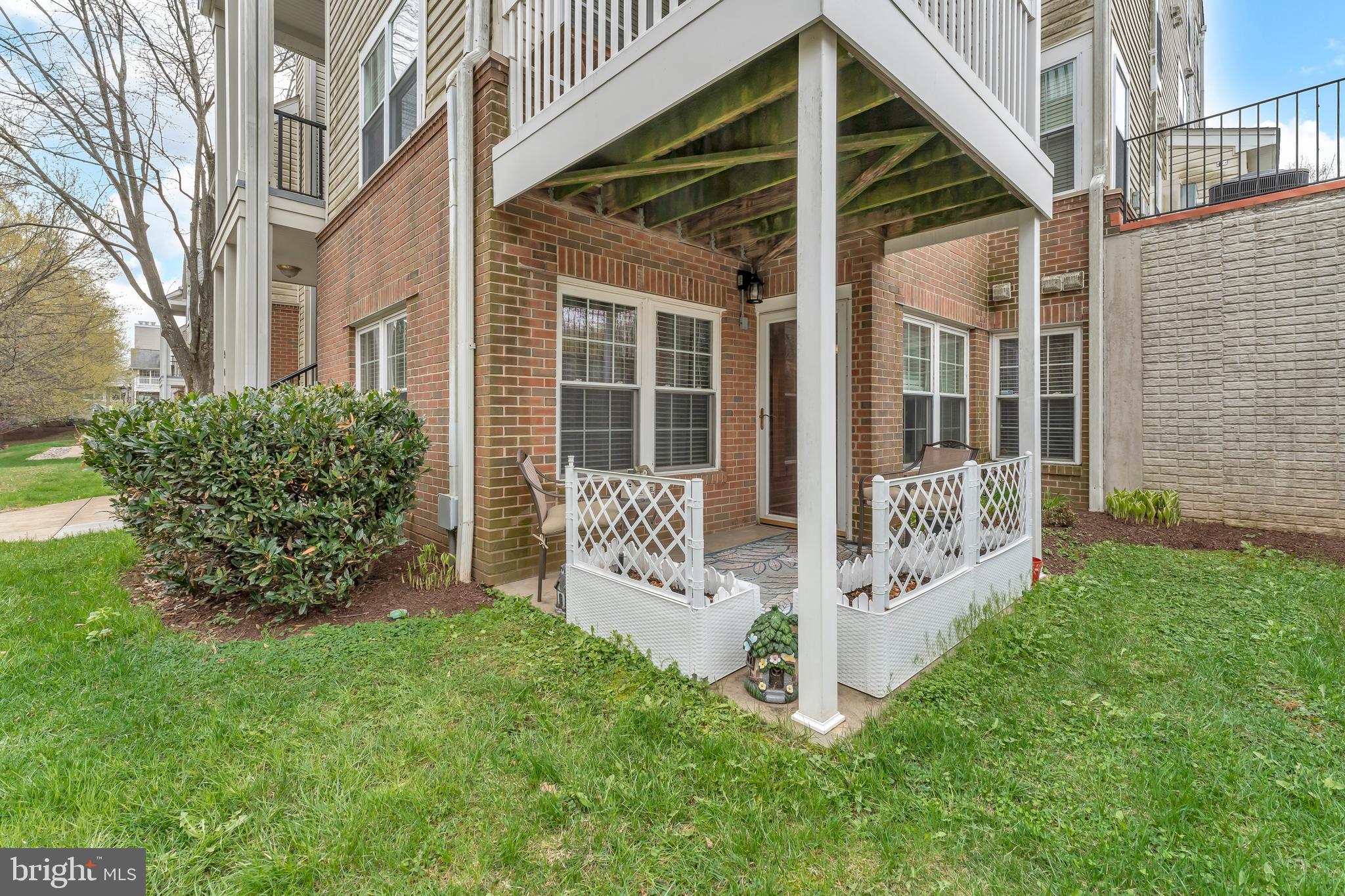 VISTAS AT WASHINGTONIAN WOODS - Residential