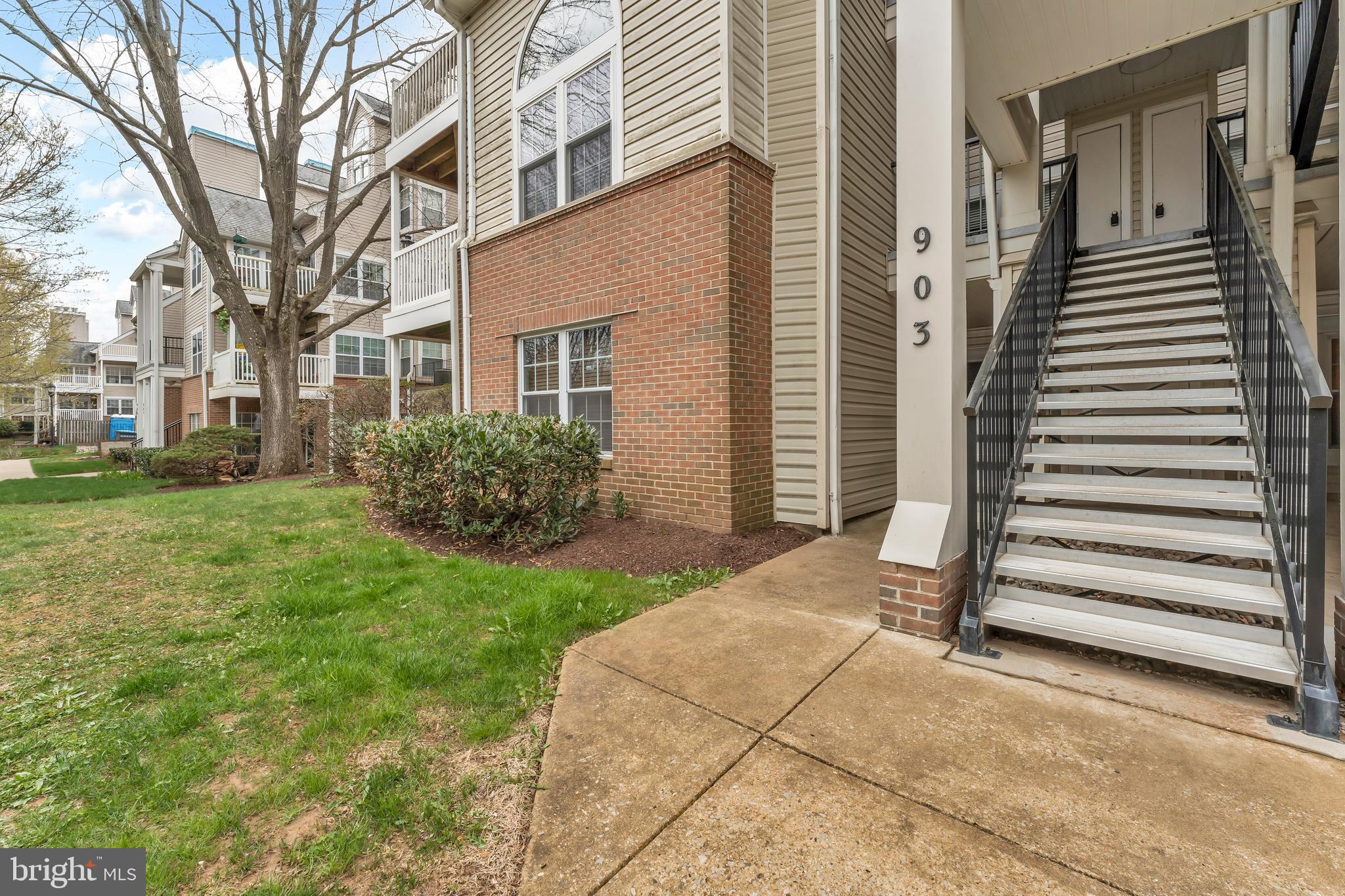 903 HILLSIDE LAKE TERRACE 601