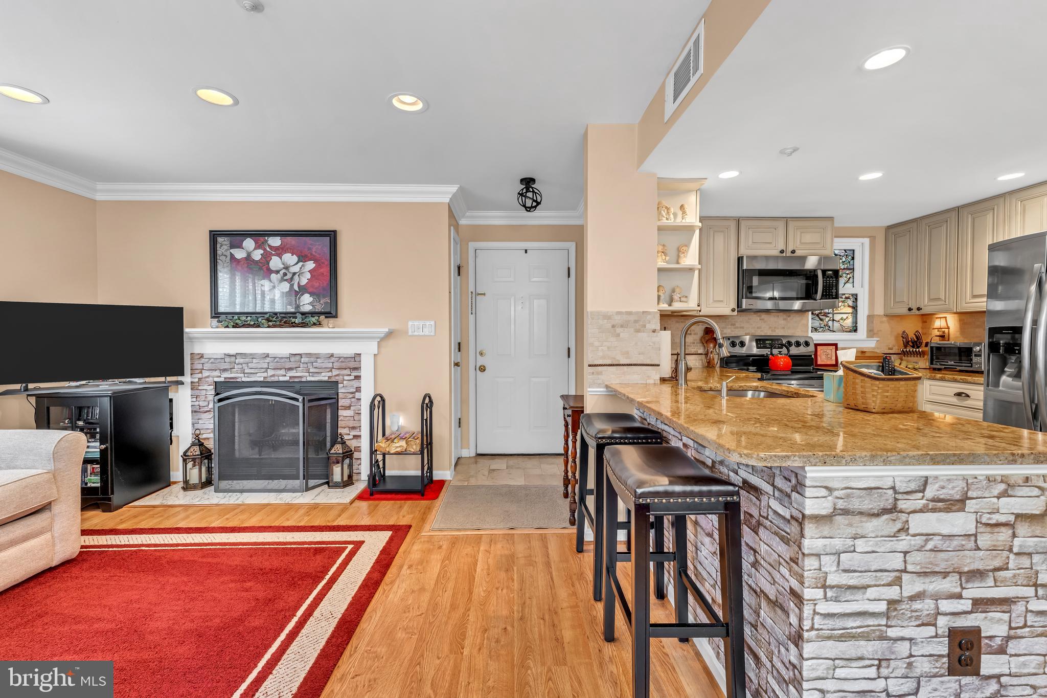 VISTAS AT WASHINGTONIAN WOODS - Residential