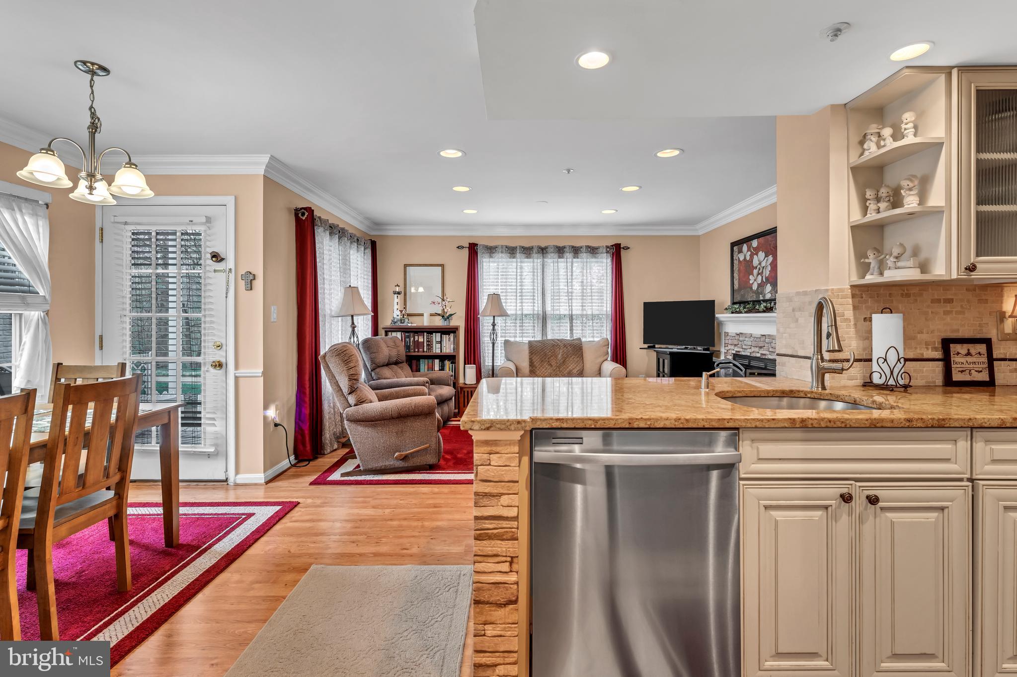 VISTAS AT WASHINGTONIAN WOODS - Residential