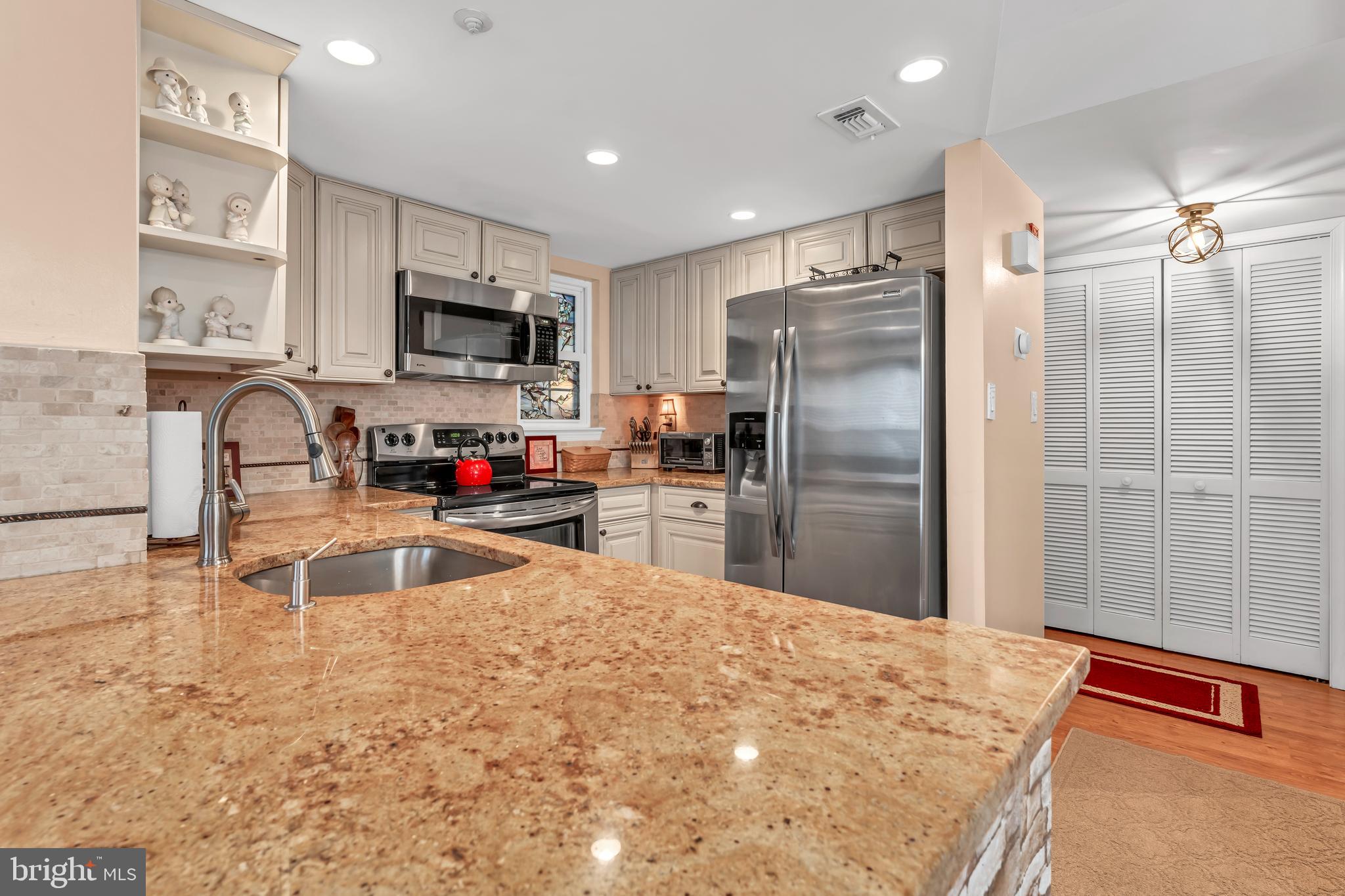 VISTAS AT WASHINGTONIAN WOODS - Residential