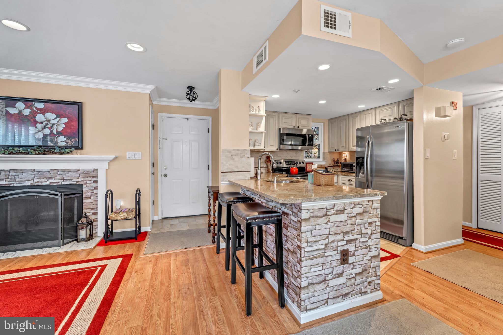 VISTAS AT WASHINGTONIAN WOODS - Residential