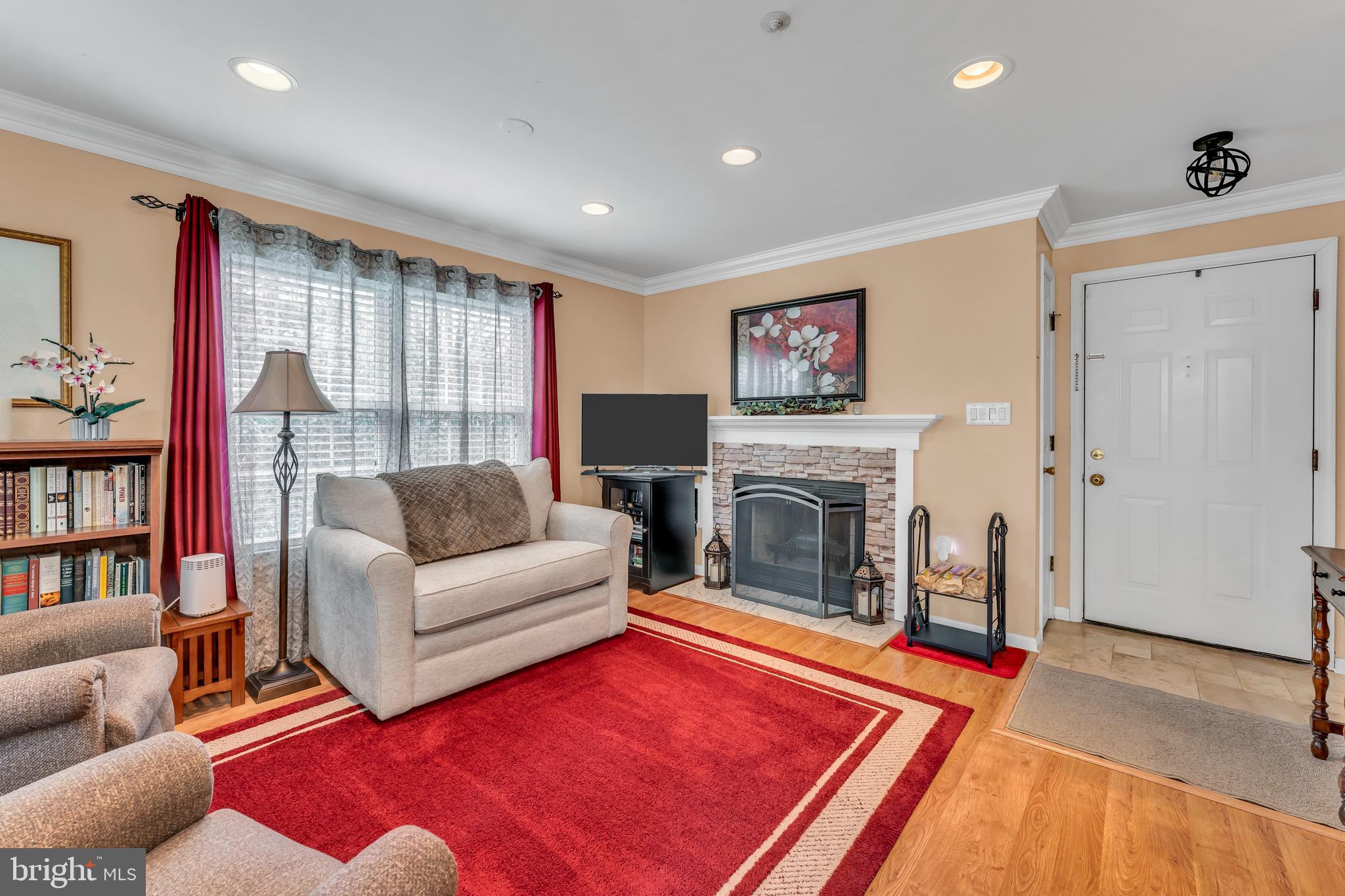 903 HILLSIDE LAKE TERRACE 601