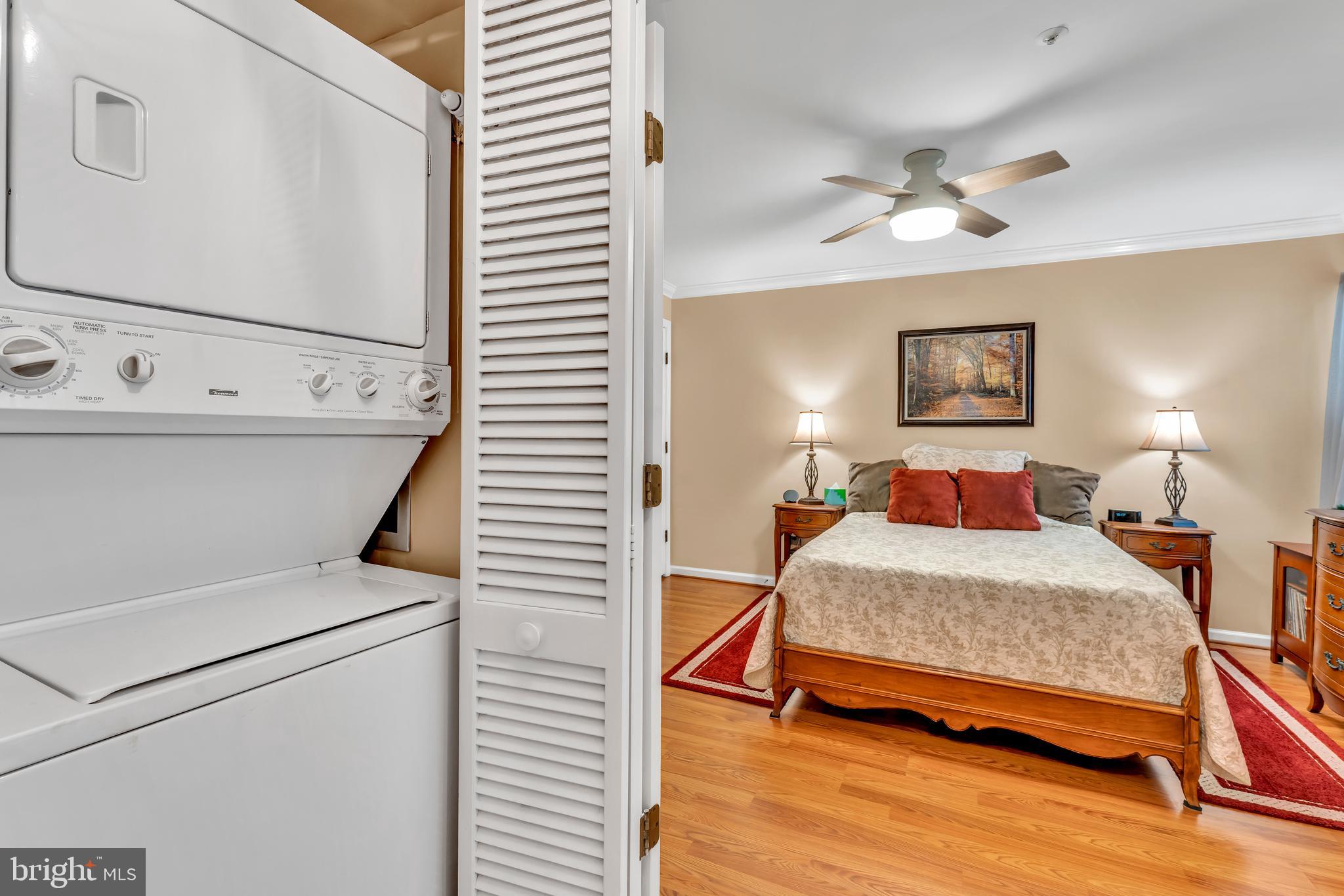 VISTAS AT WASHINGTONIAN WOODS - Residential