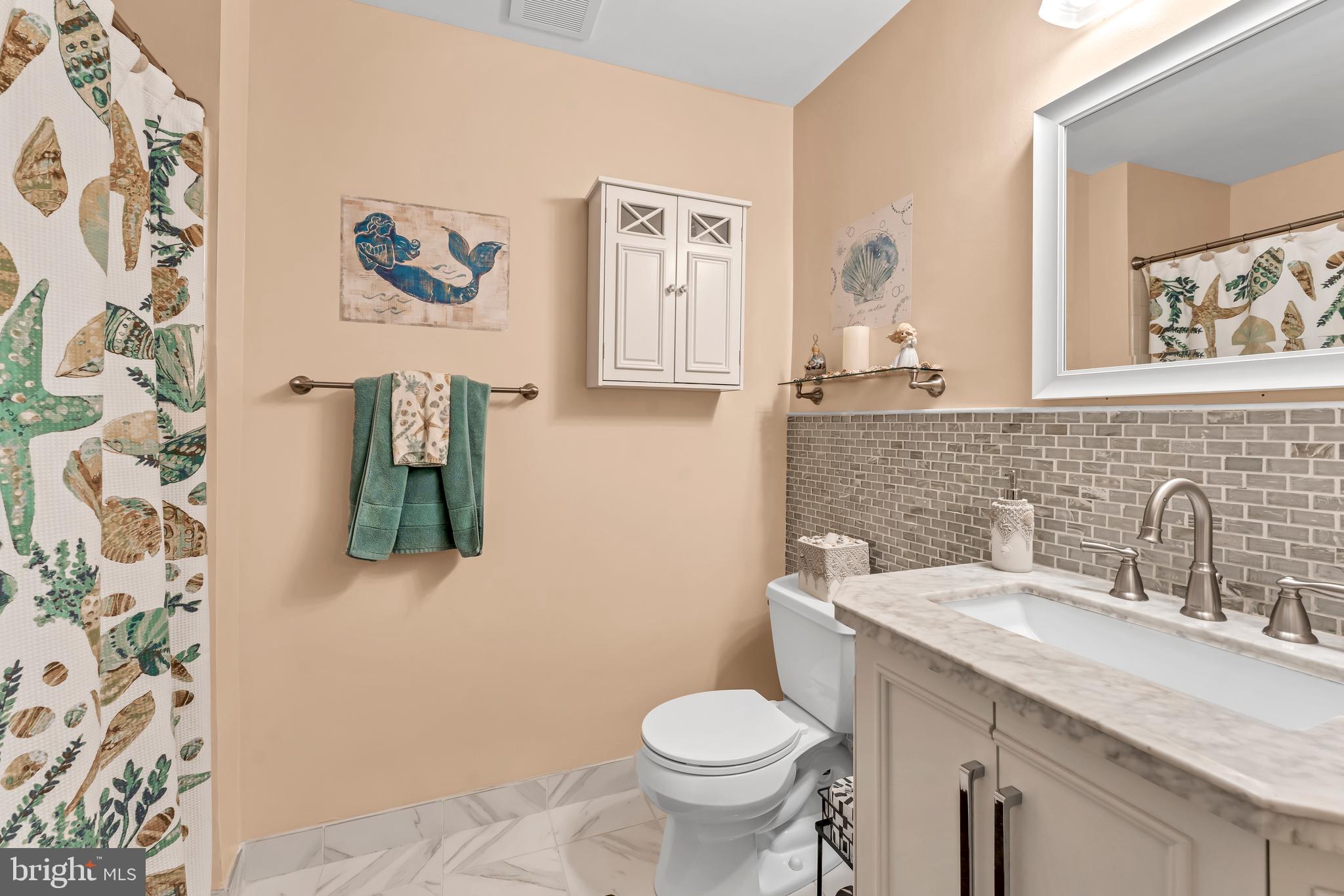 VISTAS AT WASHINGTONIAN WOODS - Residential