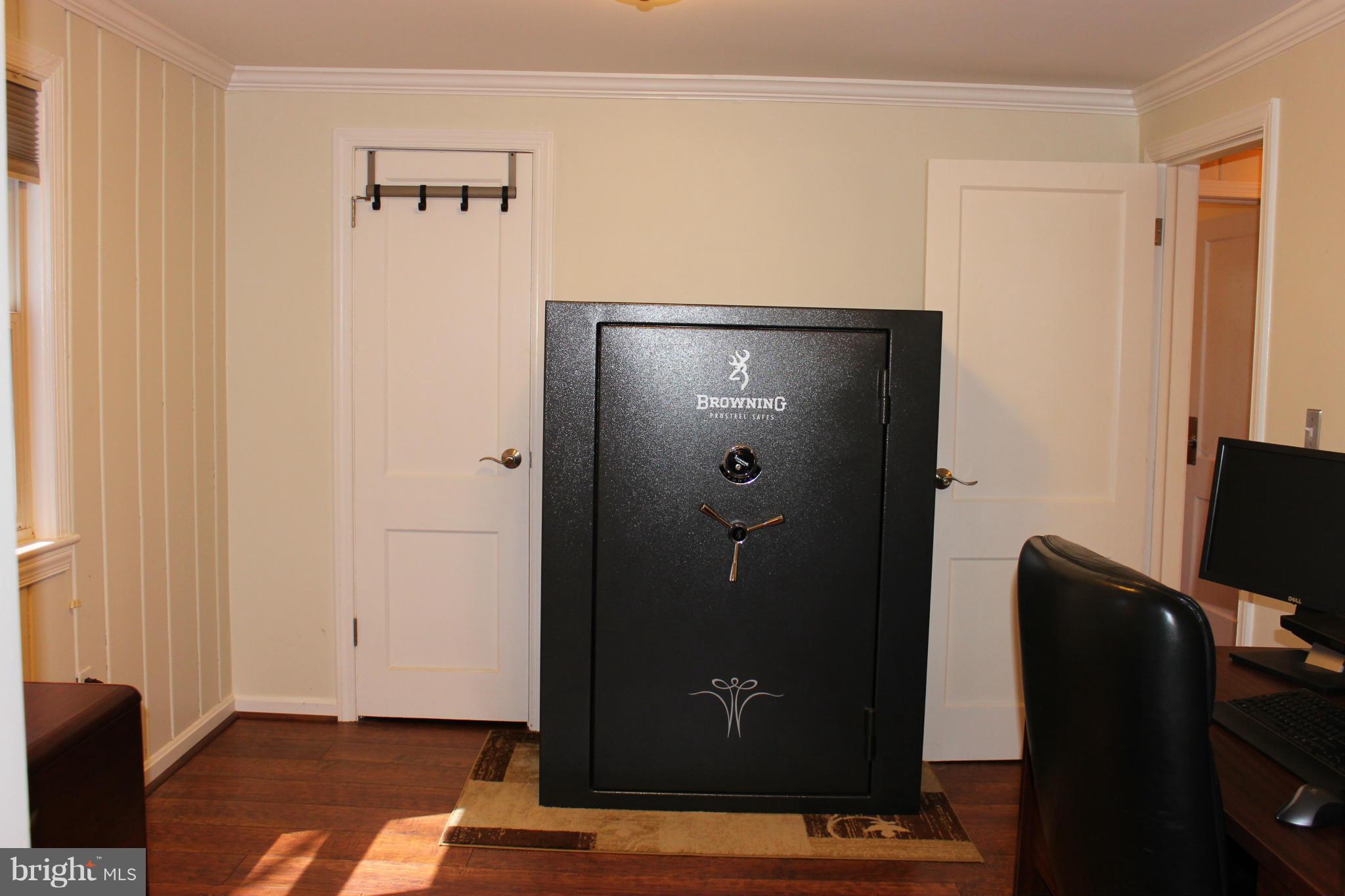 FAIRFAX WOODS - Residential