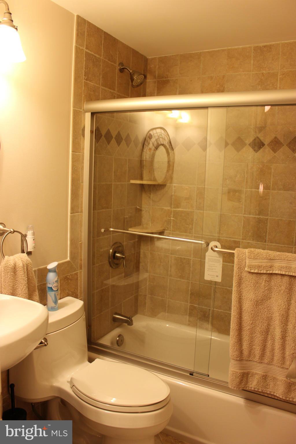 FAIRFAX WOODS - Residential