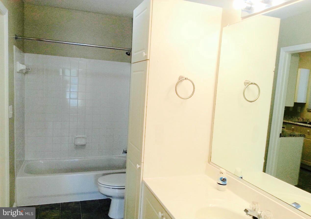 GATES OF FAIR LAKES - Residential Lease