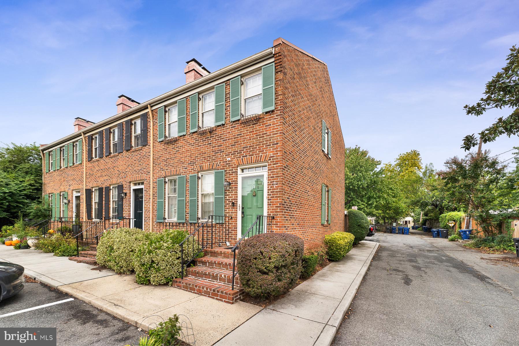 1310 SEAPORT LANE