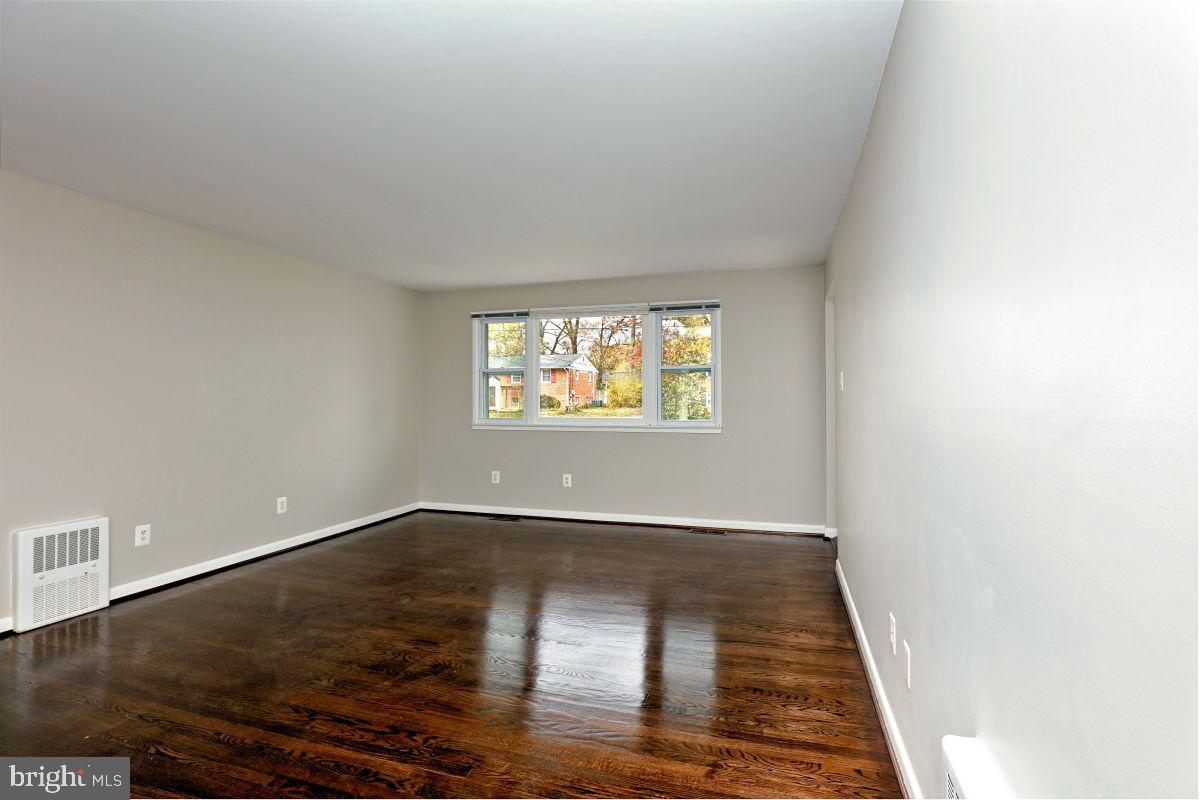 SUGARLAND HEIGHTS - Residential Lease