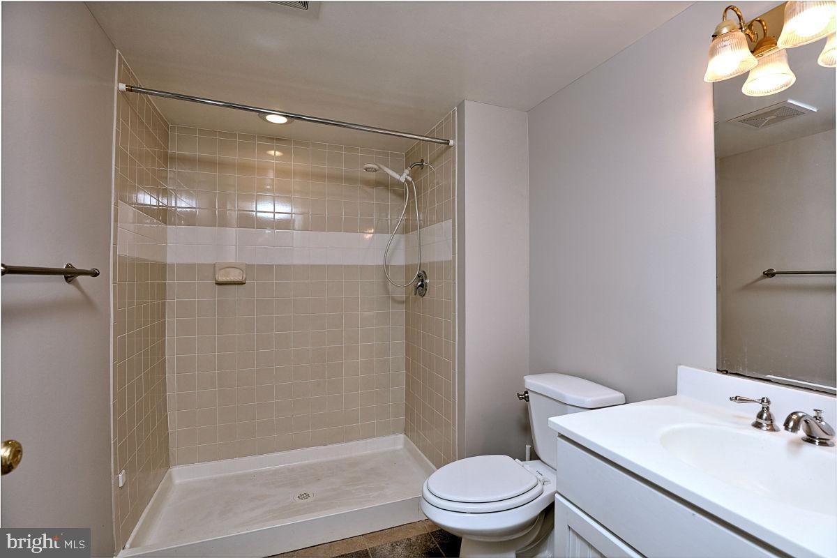 SUGARLAND HEIGHTS - Residential Lease