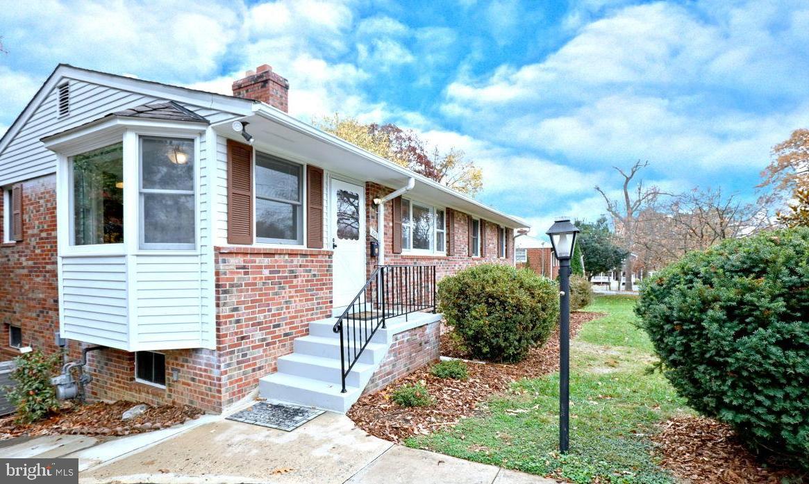 SUGARLAND HEIGHTS - Residential Lease