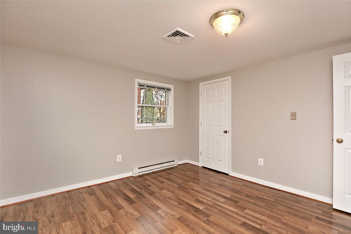 SUGARLAND HEIGHTS - Residential Lease