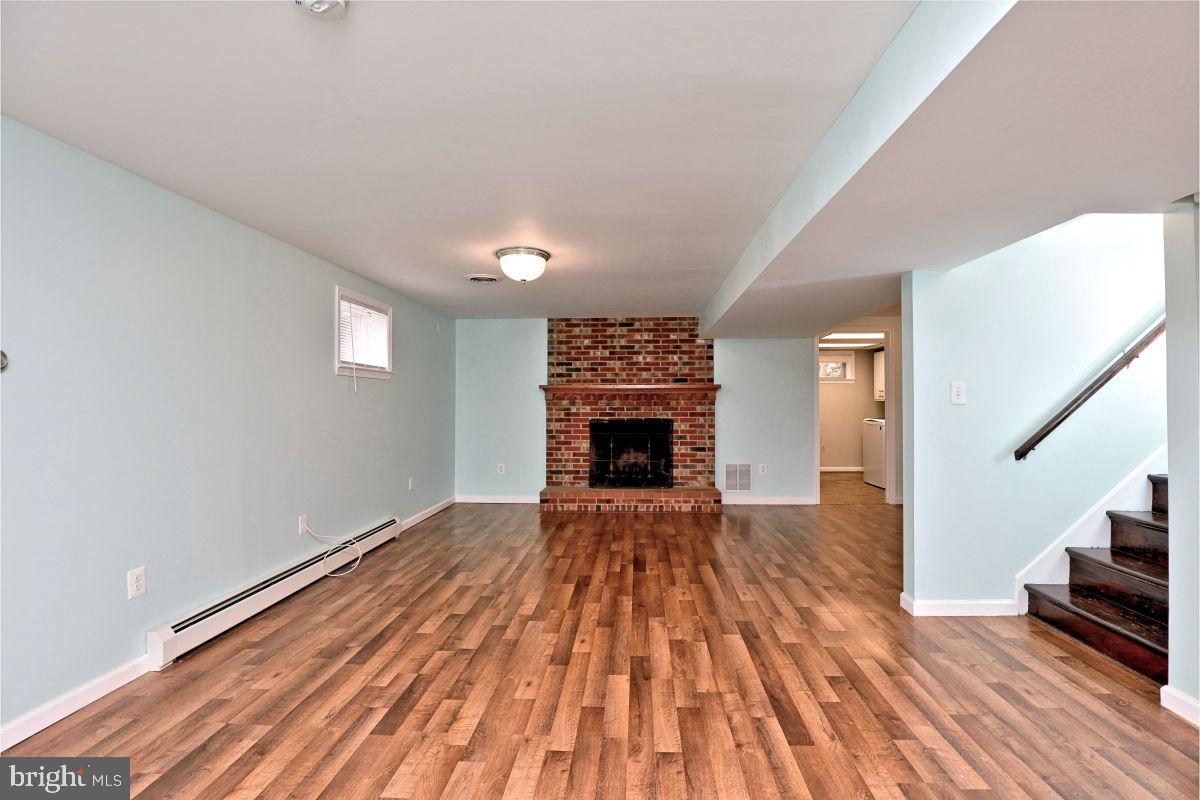 SUGARLAND HEIGHTS - Residential Lease