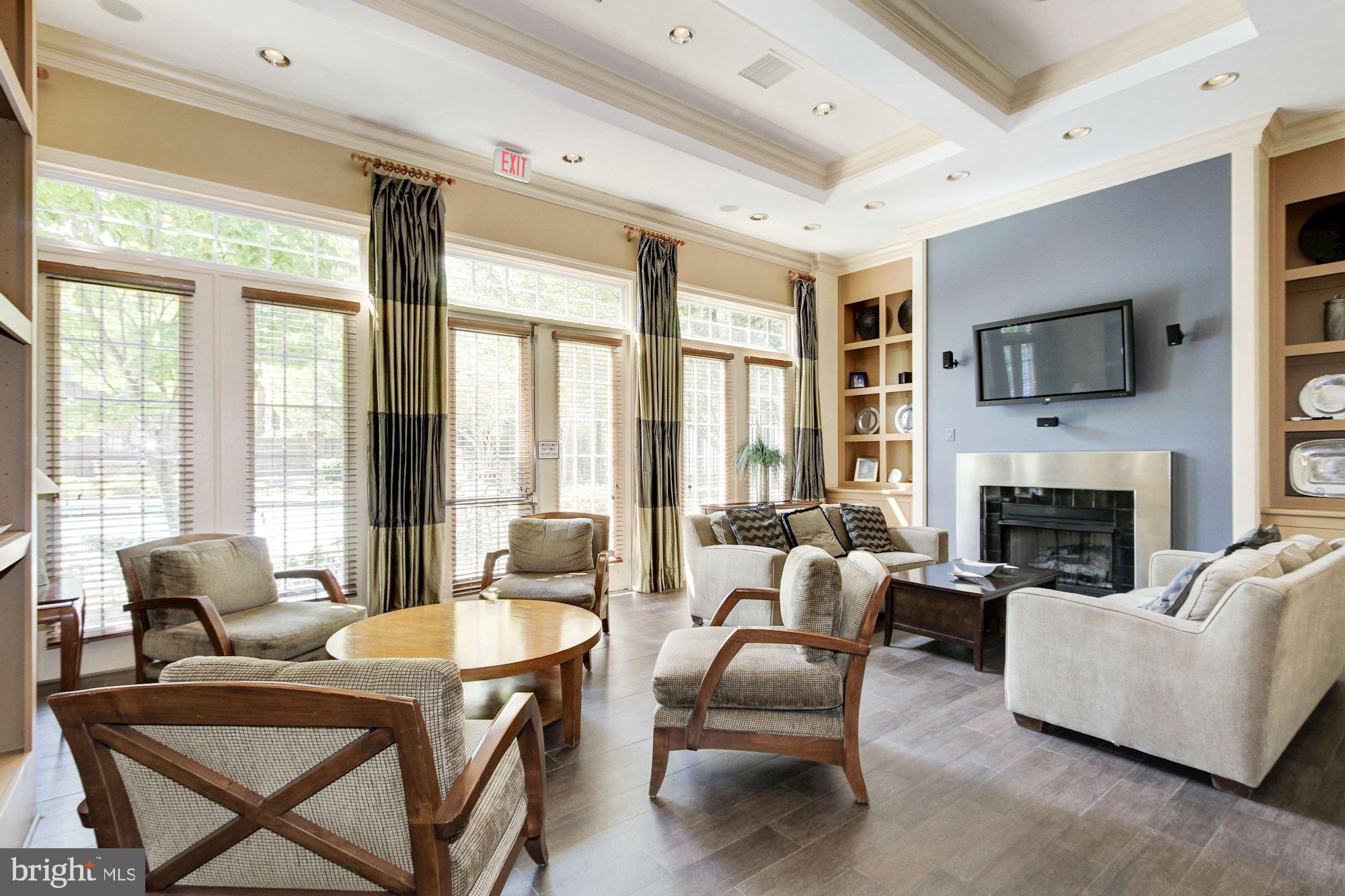 HIGH POINTE AT JEFFERSON PARK - Residential