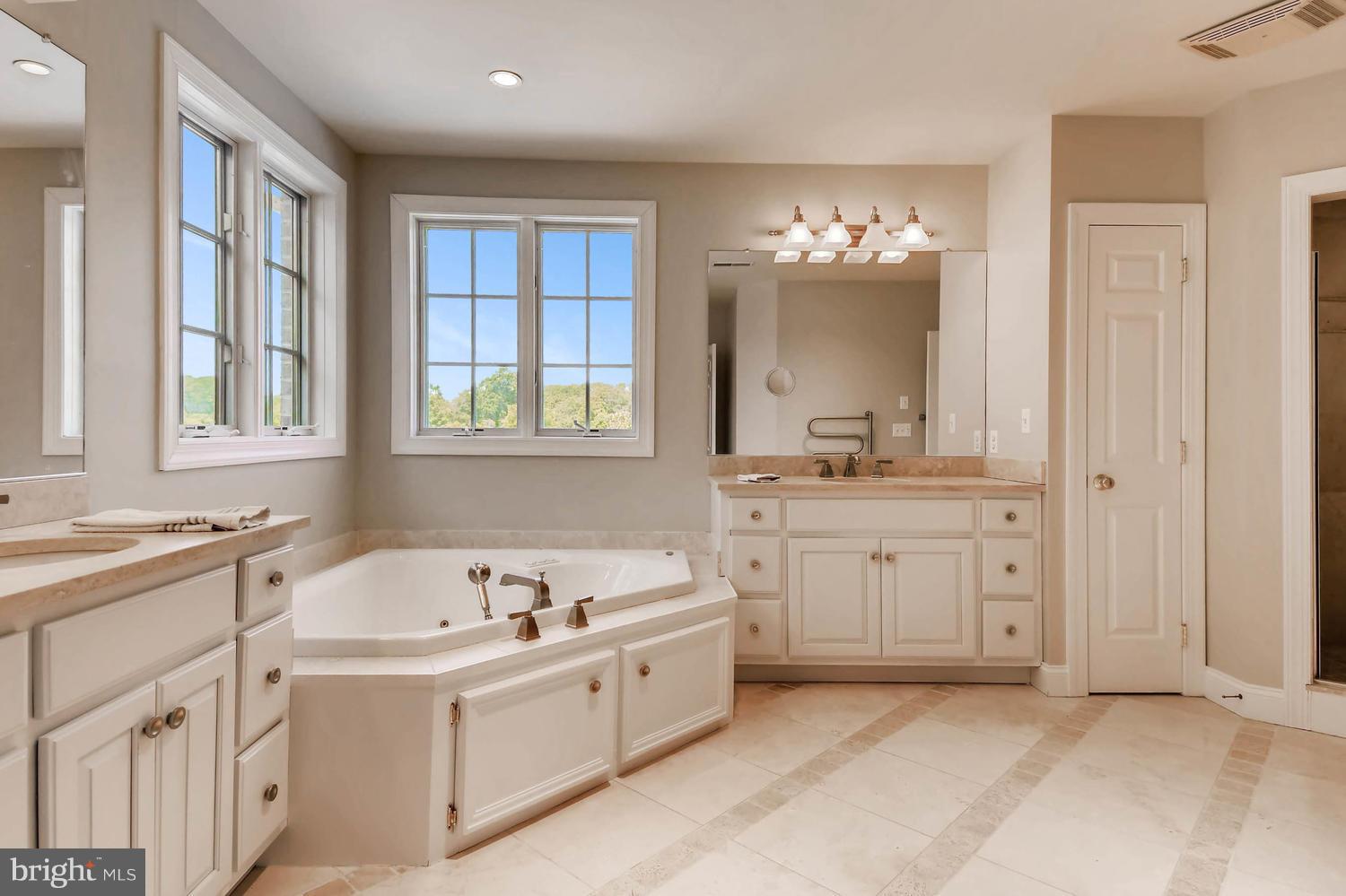 LUTHERVILLE - Residential