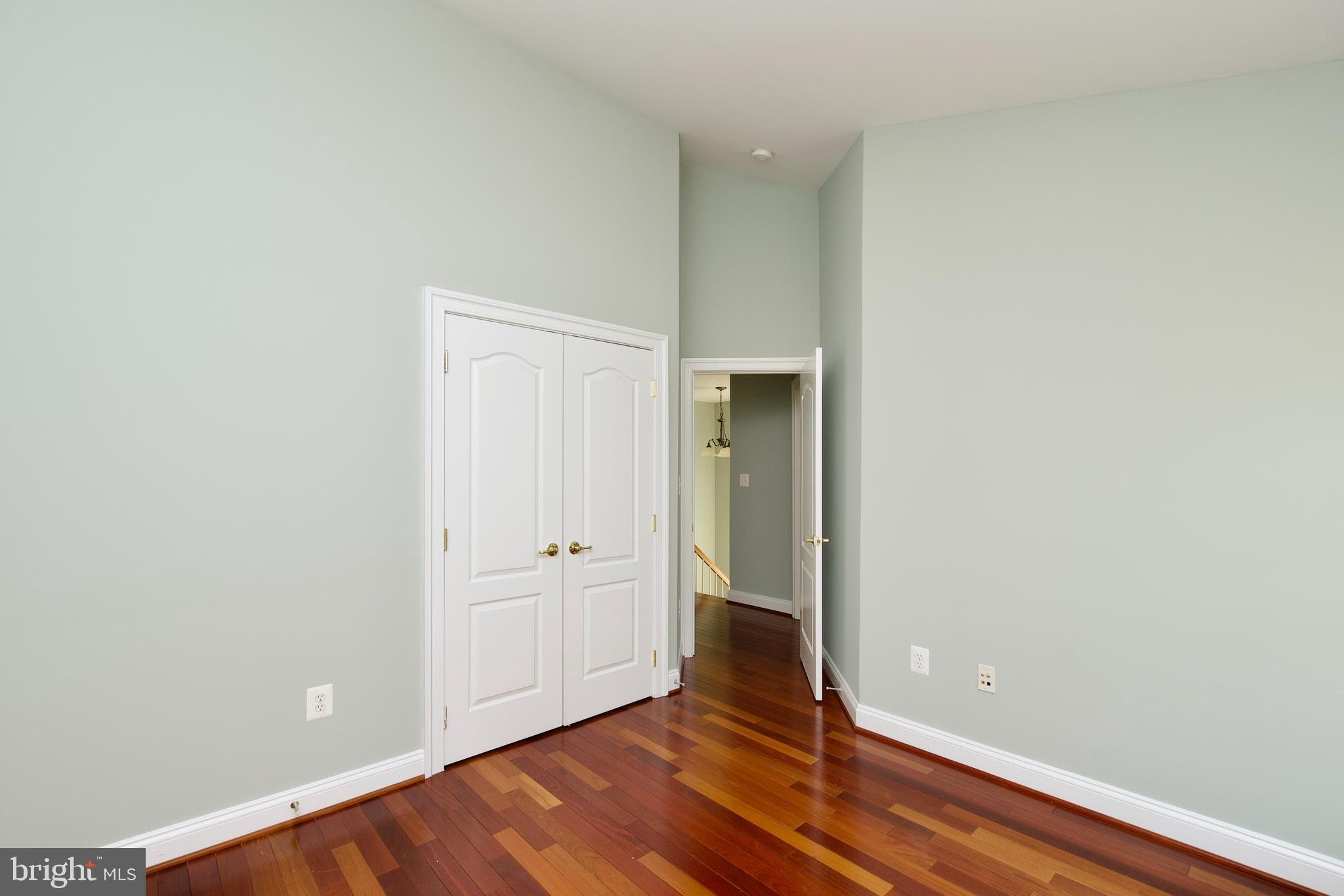 FAIRFAX PARK - Residential Lease