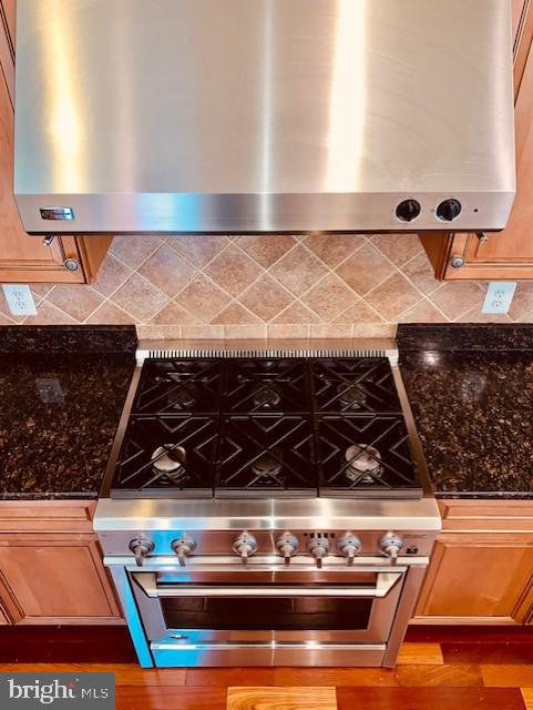 FAIRFAX PARK - Residential Lease