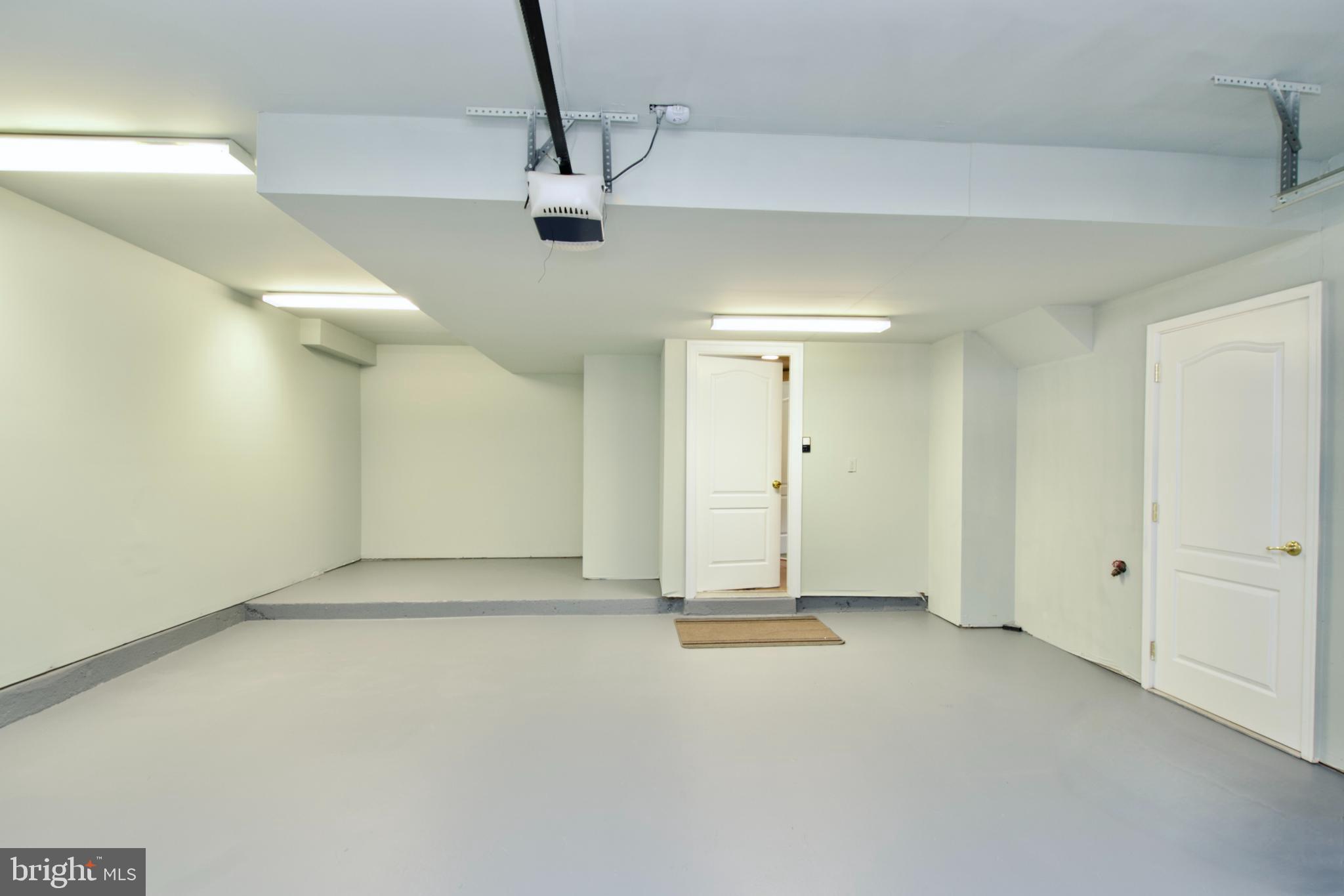 FAIRFAX PARK - Residential Lease