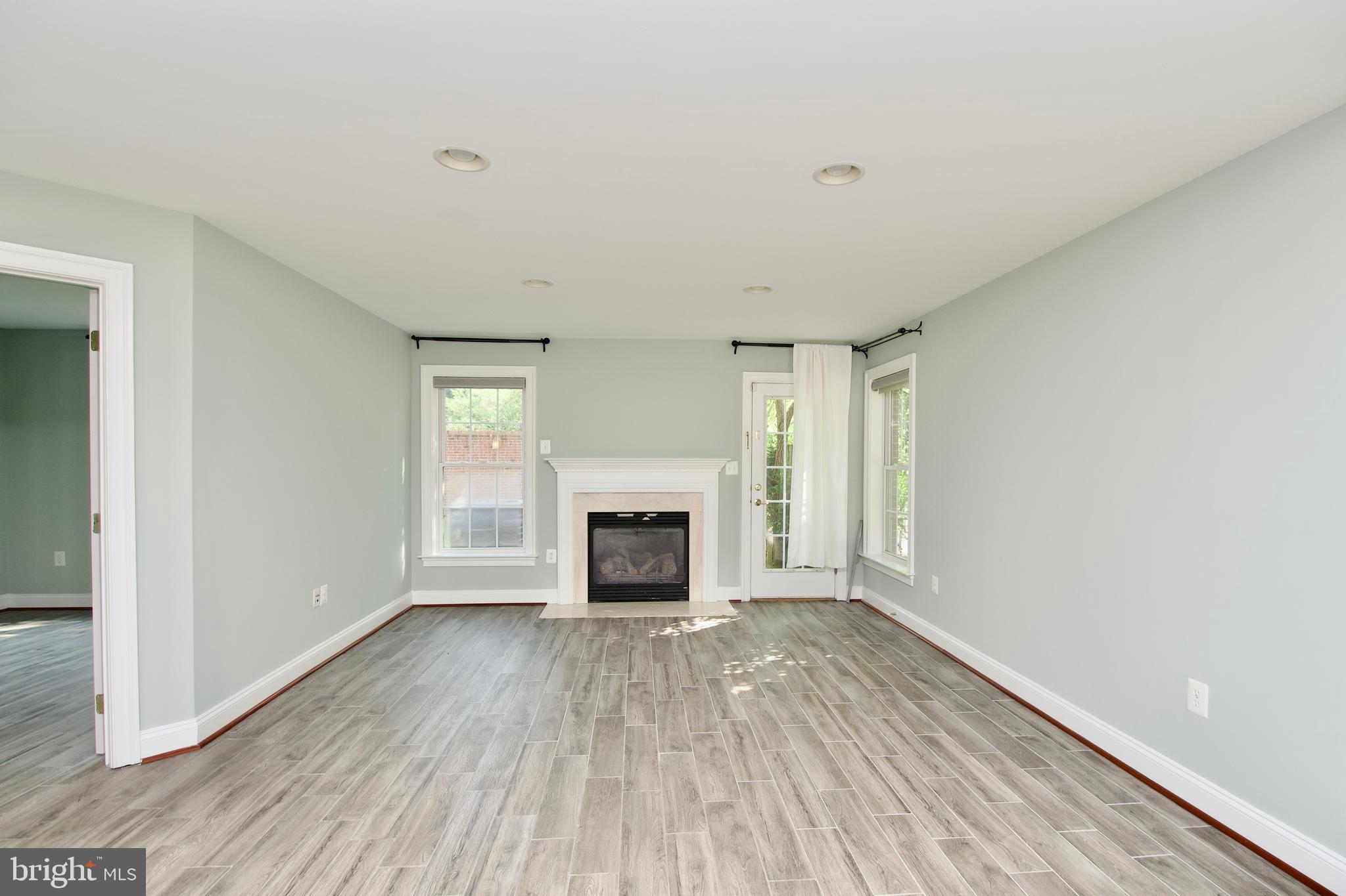 FAIRFAX PARK - Residential Lease