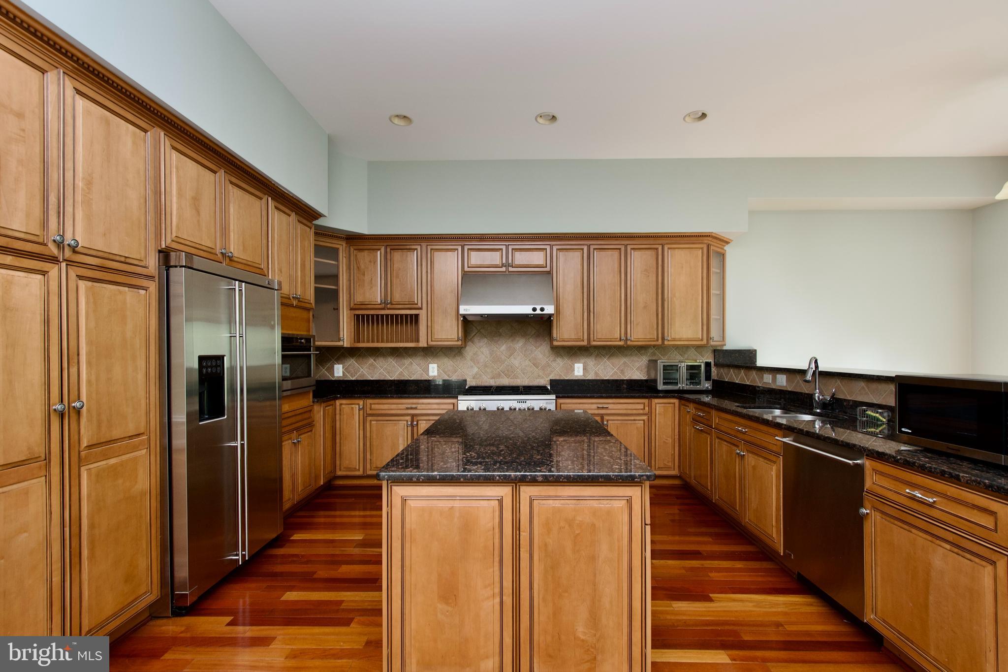 FAIRFAX PARK - Residential Lease