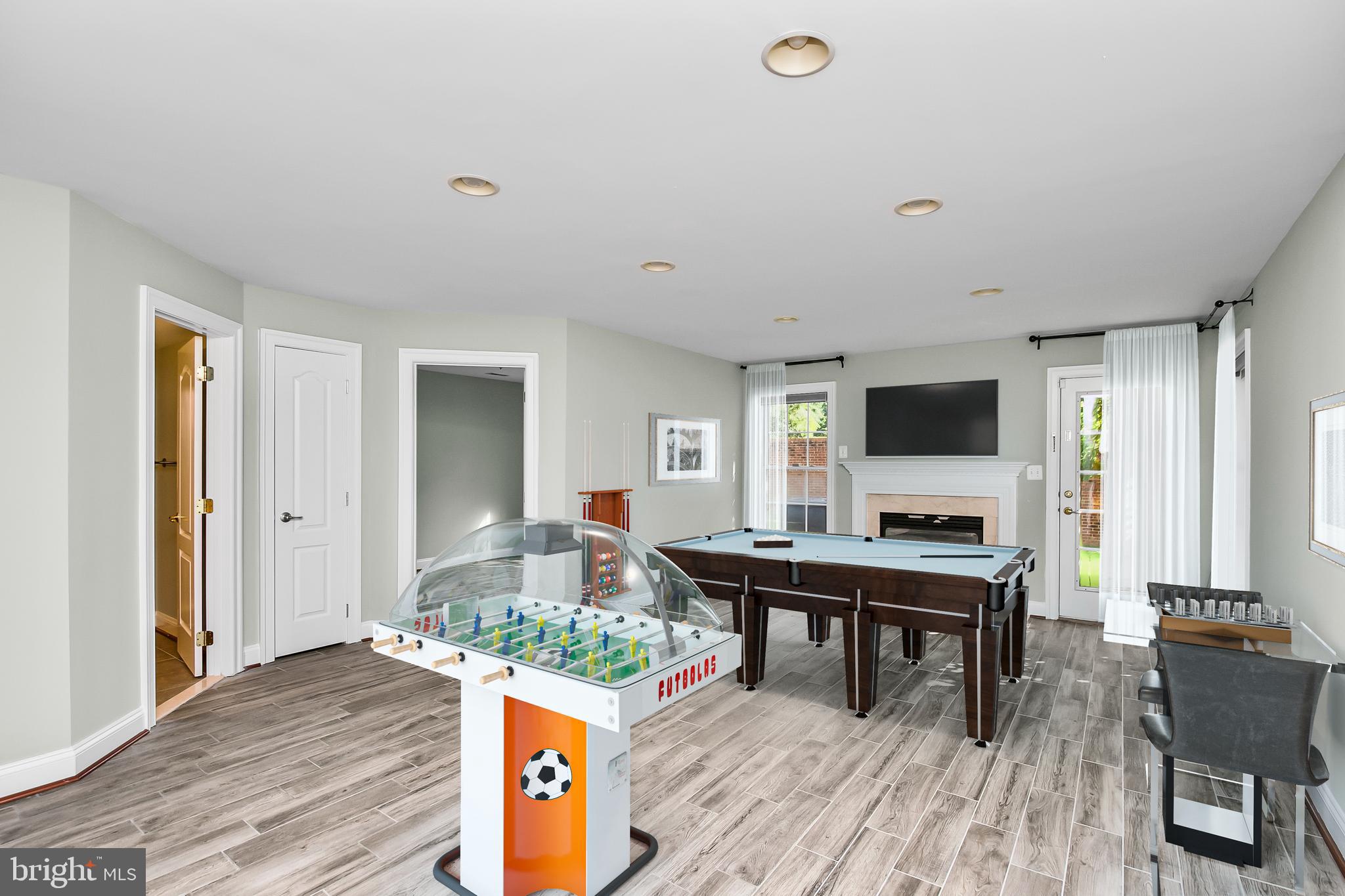 FAIRFAX PARK - Residential Lease