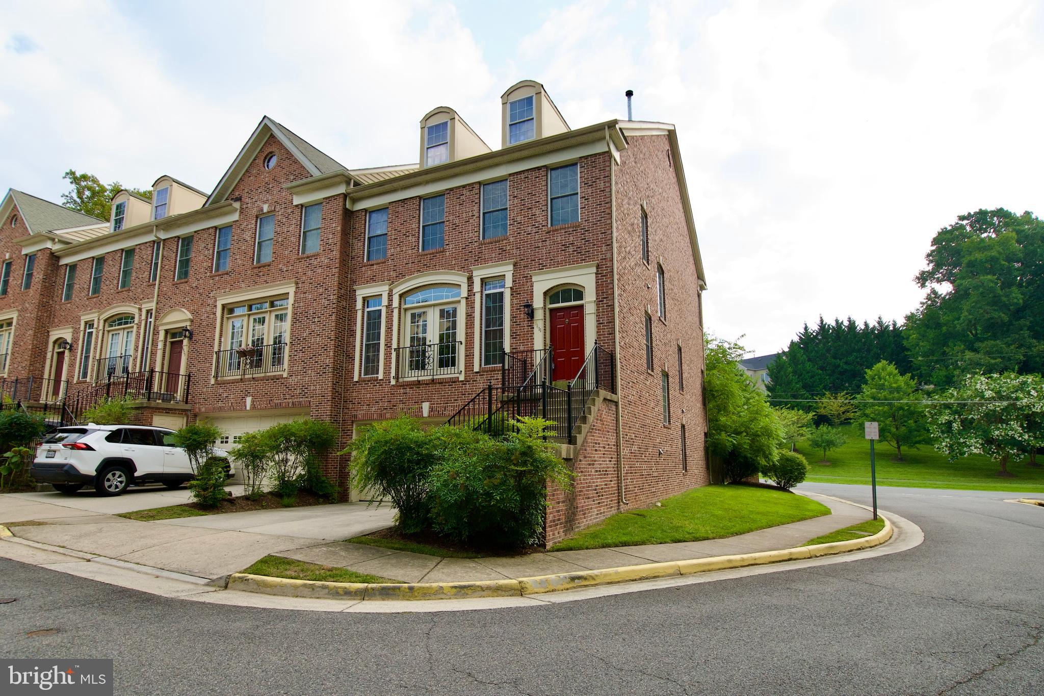 FAIRFAX PARK - Residential Lease