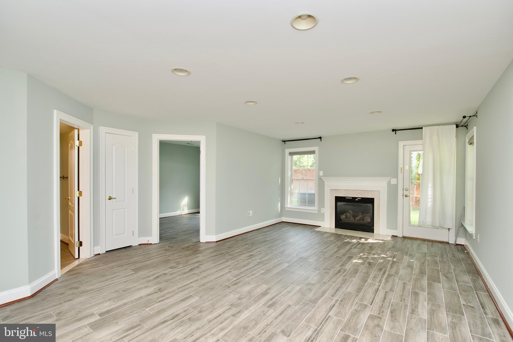 FAIRFAX PARK - Residential Lease