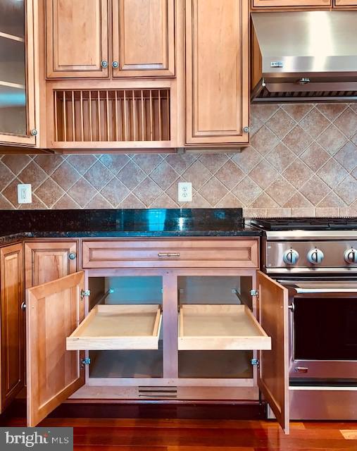 FAIRFAX PARK - Residential Lease