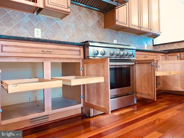 FAIRFAX PARK - Residential Lease