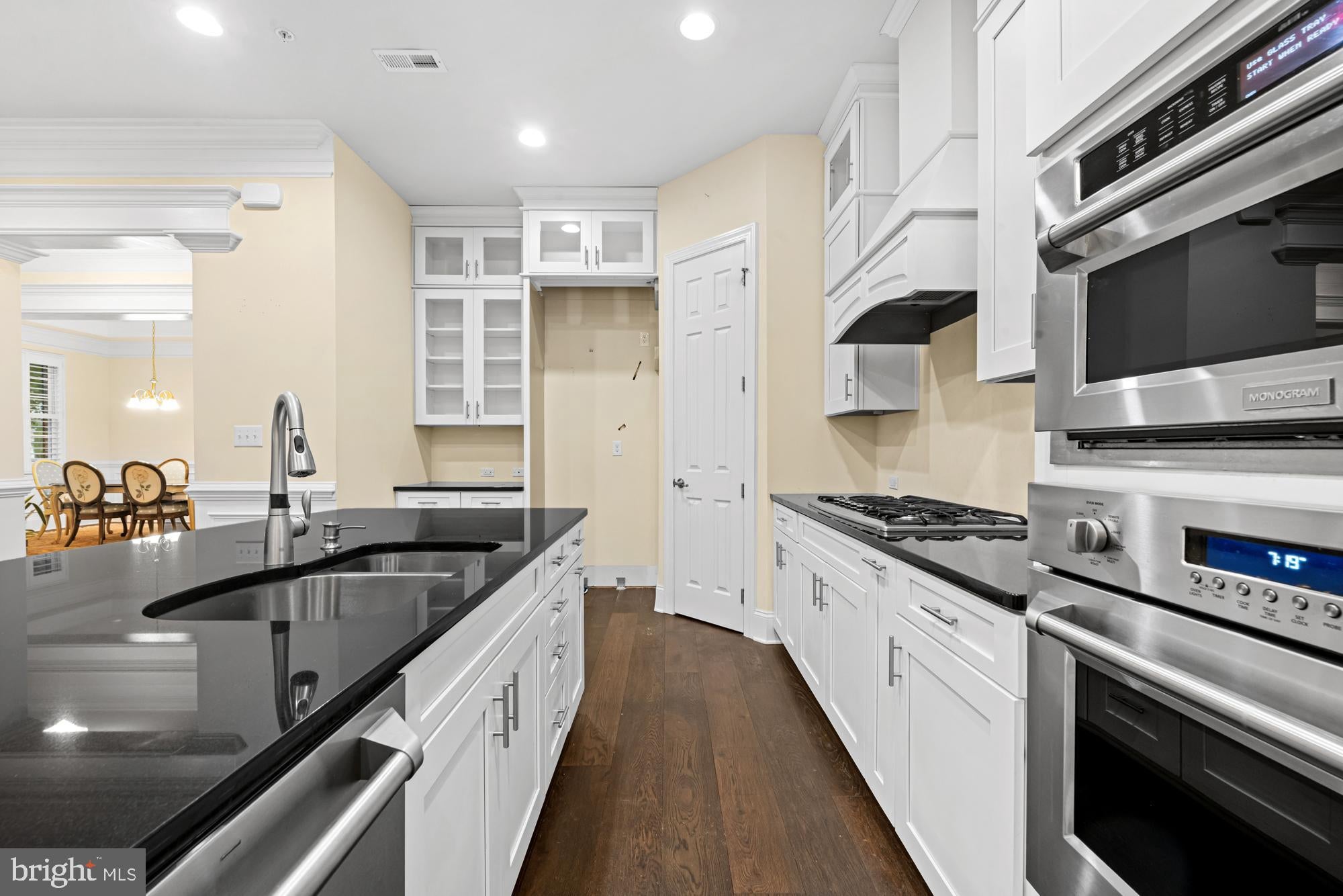 39 CREEKVIEW LANE