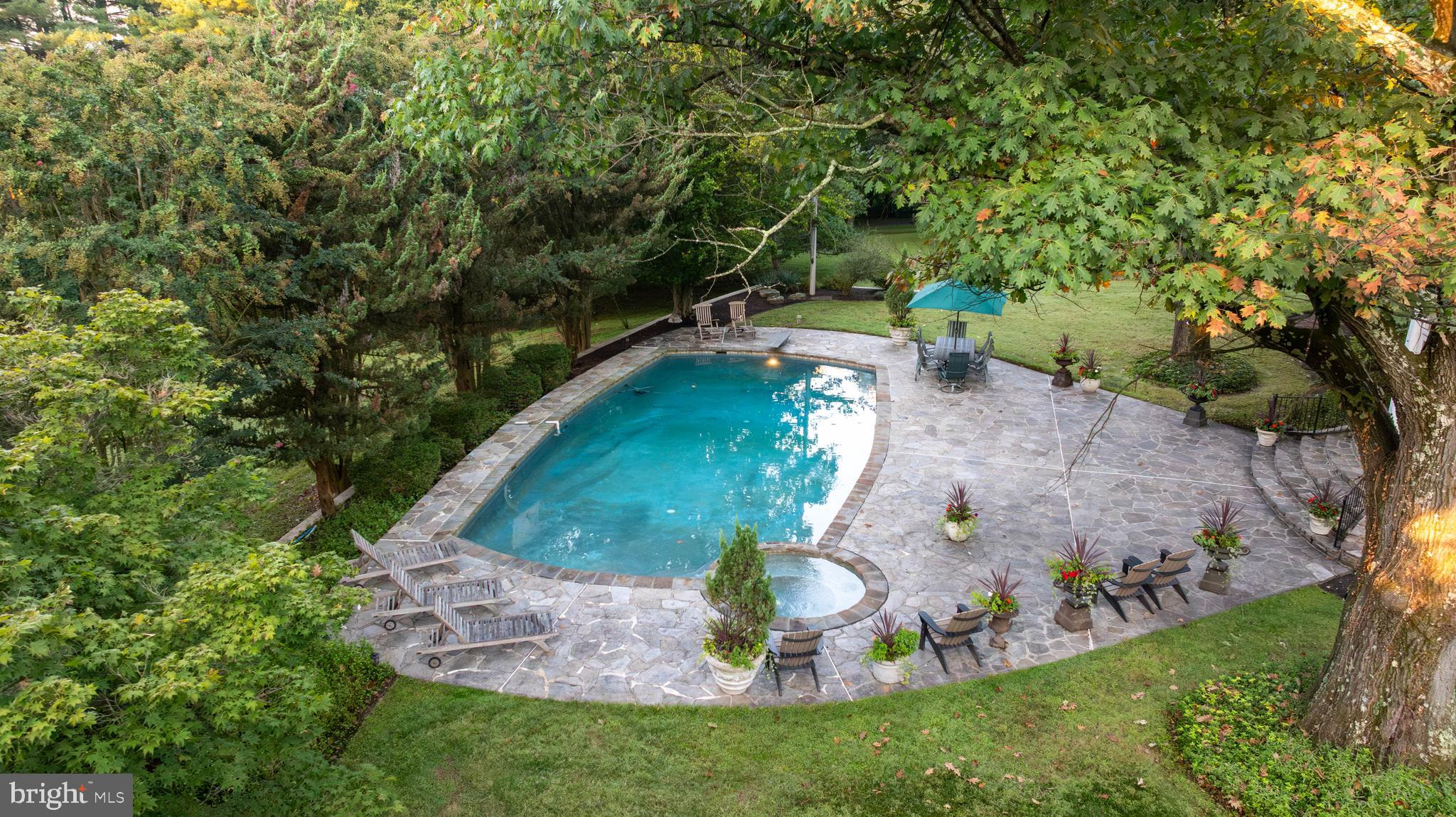 HILLSIDE@SEMINAR - Residential