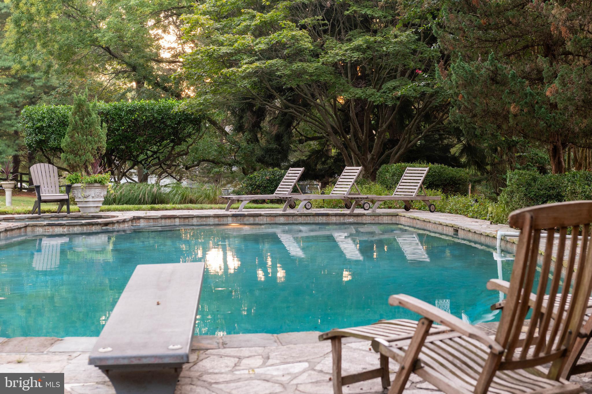 HILLSIDE@SEMINAR - Residential