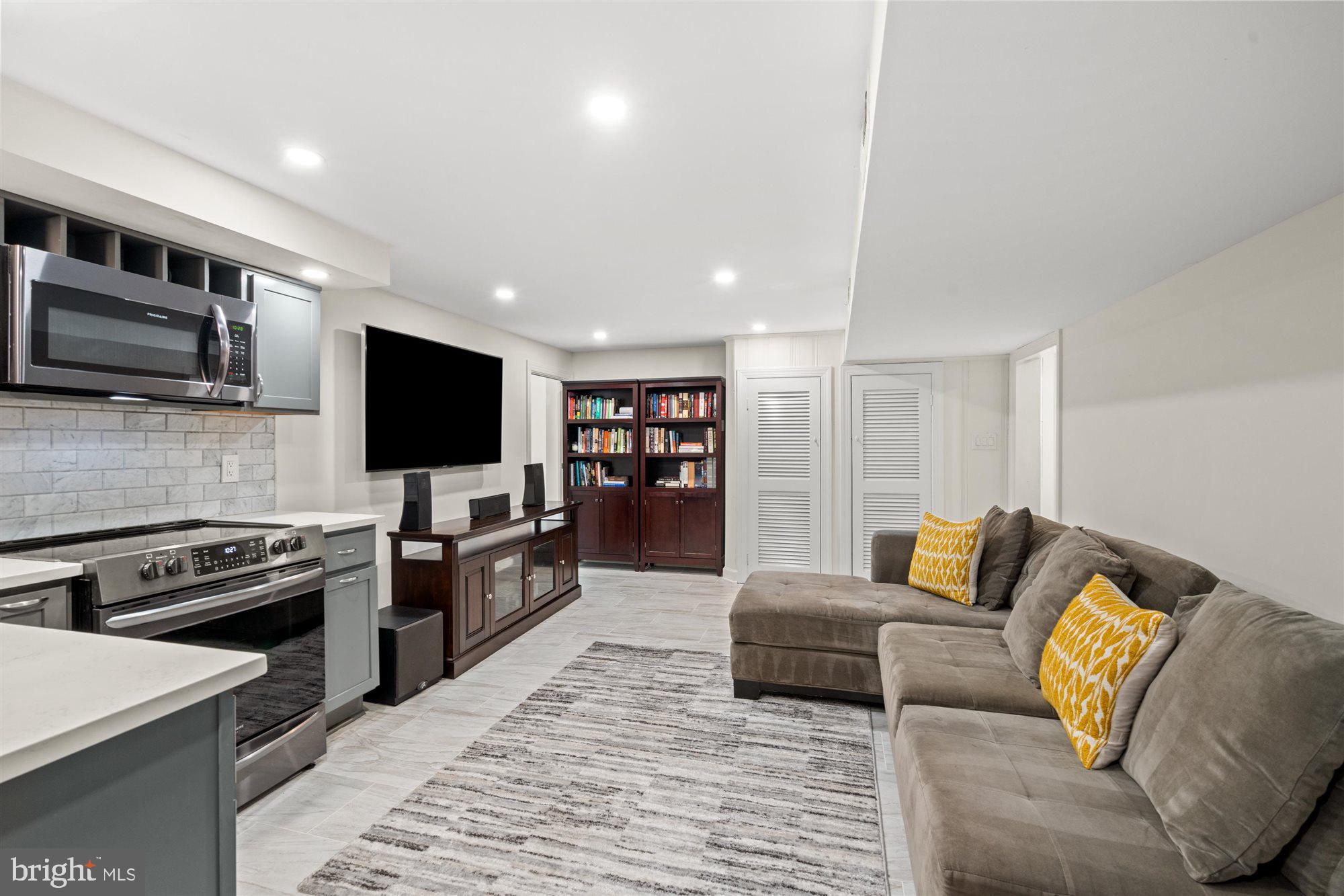 GARRETT PARK ESTATES - Residential