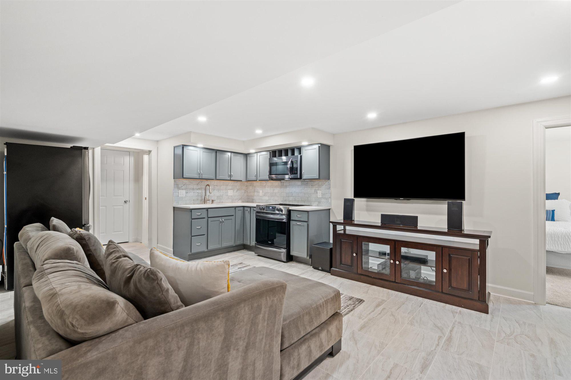 GARRETT PARK ESTATES - Residential