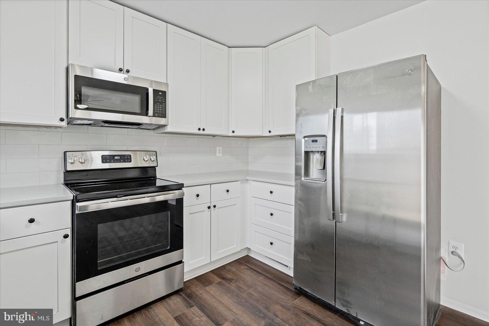 WILLOUGHBY WOODS - Residential