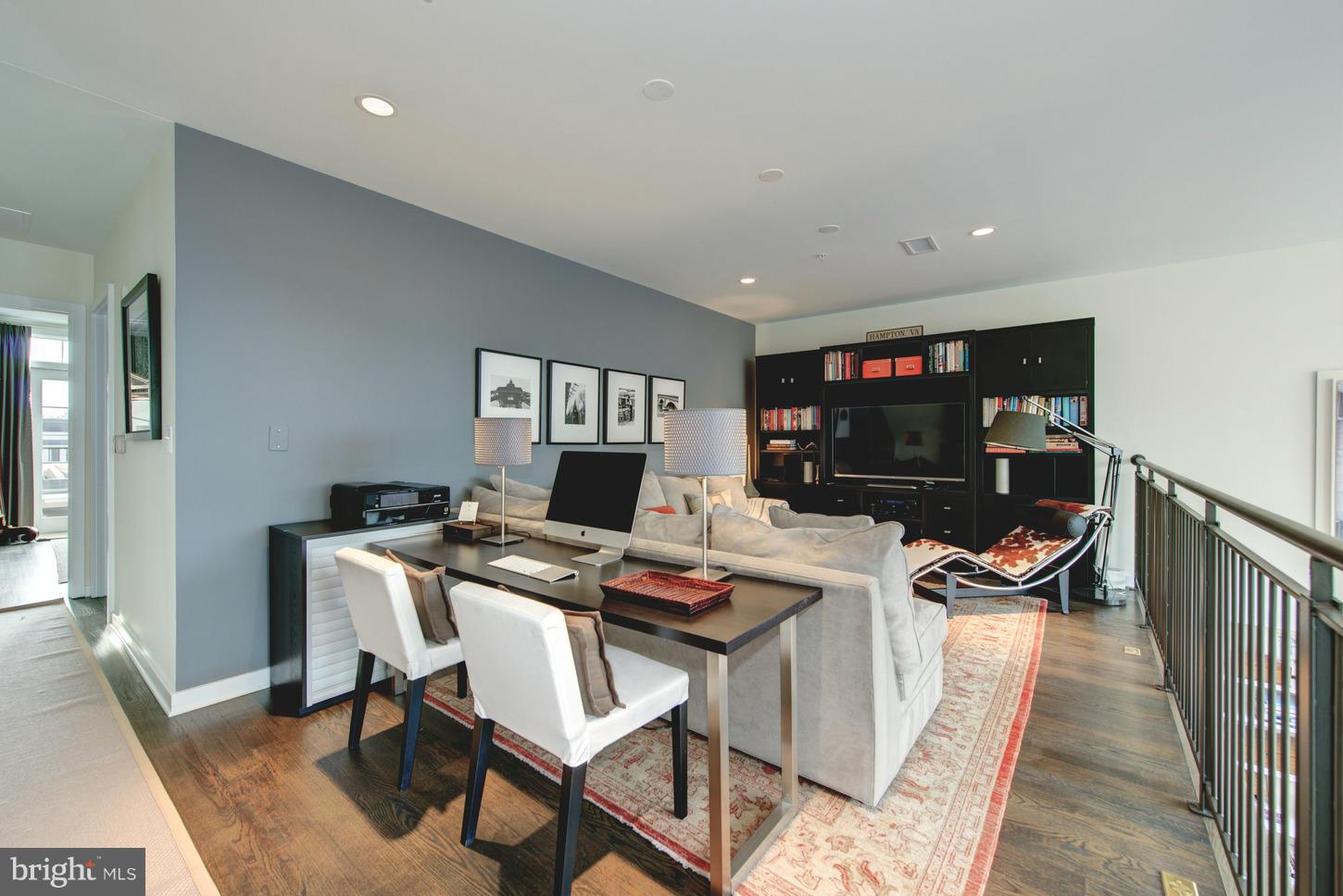 GASLIGHT SQUARE - Residential