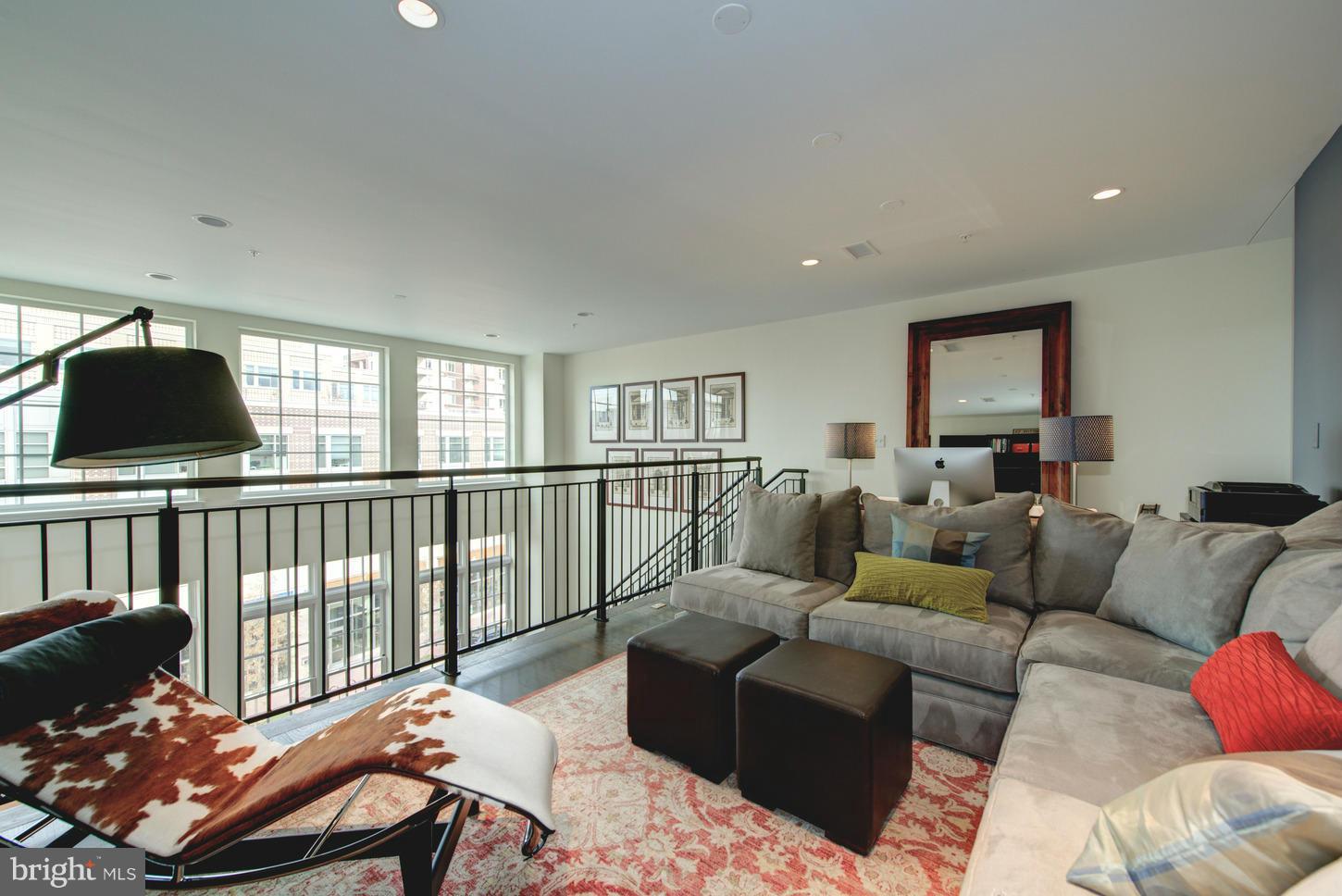 GASLIGHT SQUARE - Residential