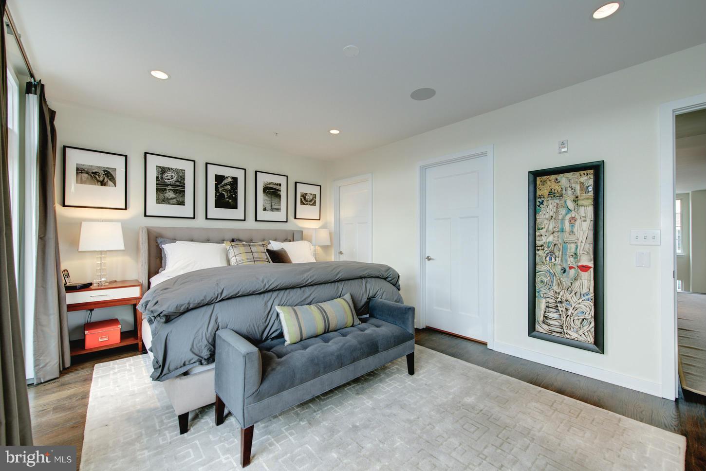 GASLIGHT SQUARE - Residential