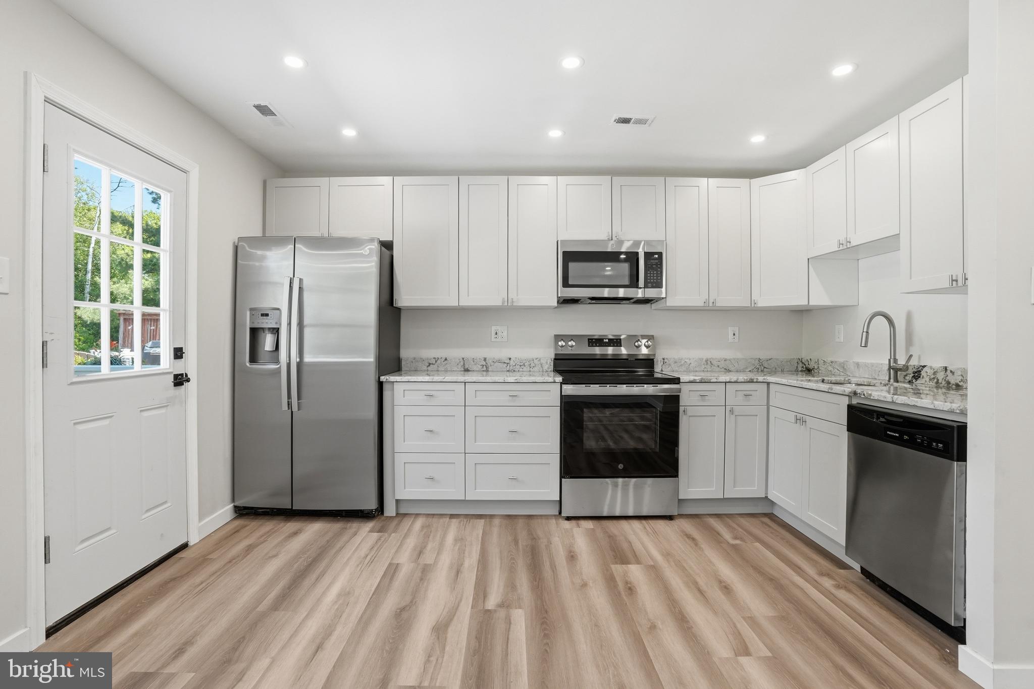 LAFAYETTE HILL - Residential