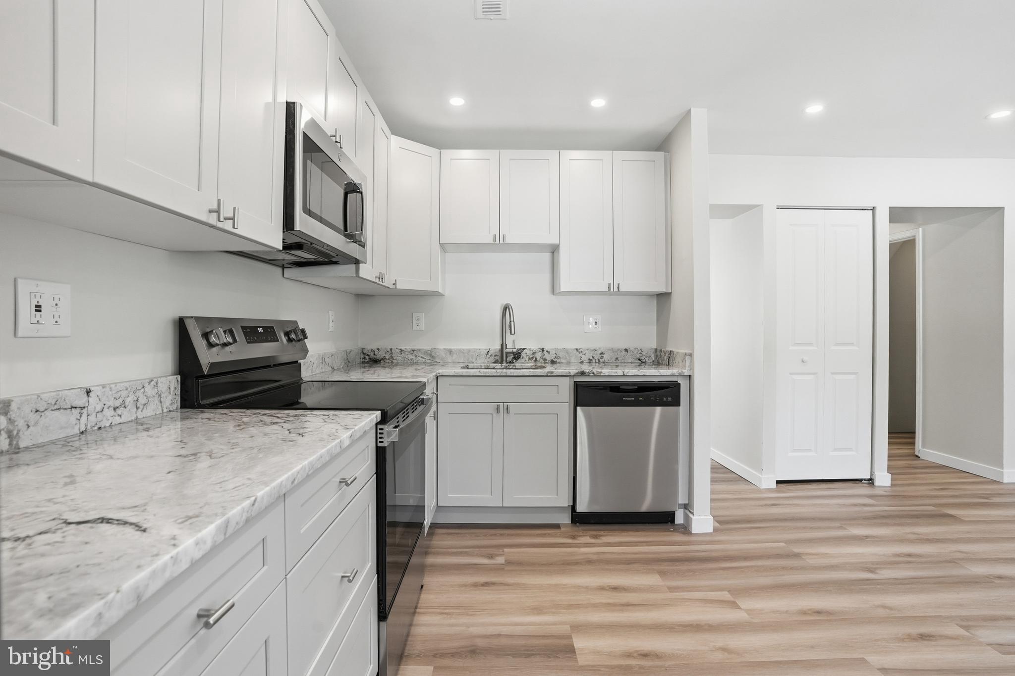 LAFAYETTE HILL - Residential