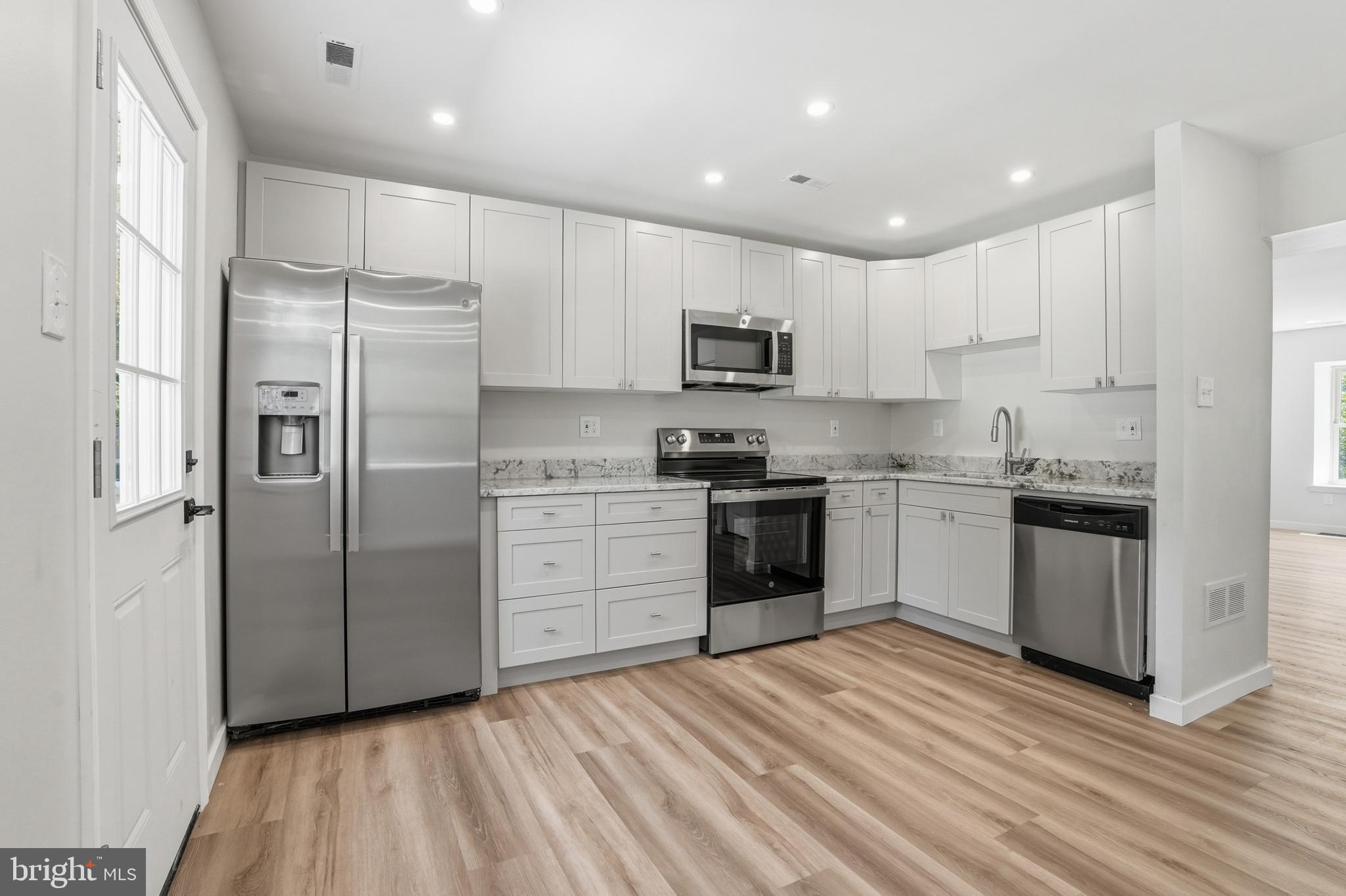 LAFAYETTE HILL - Residential
