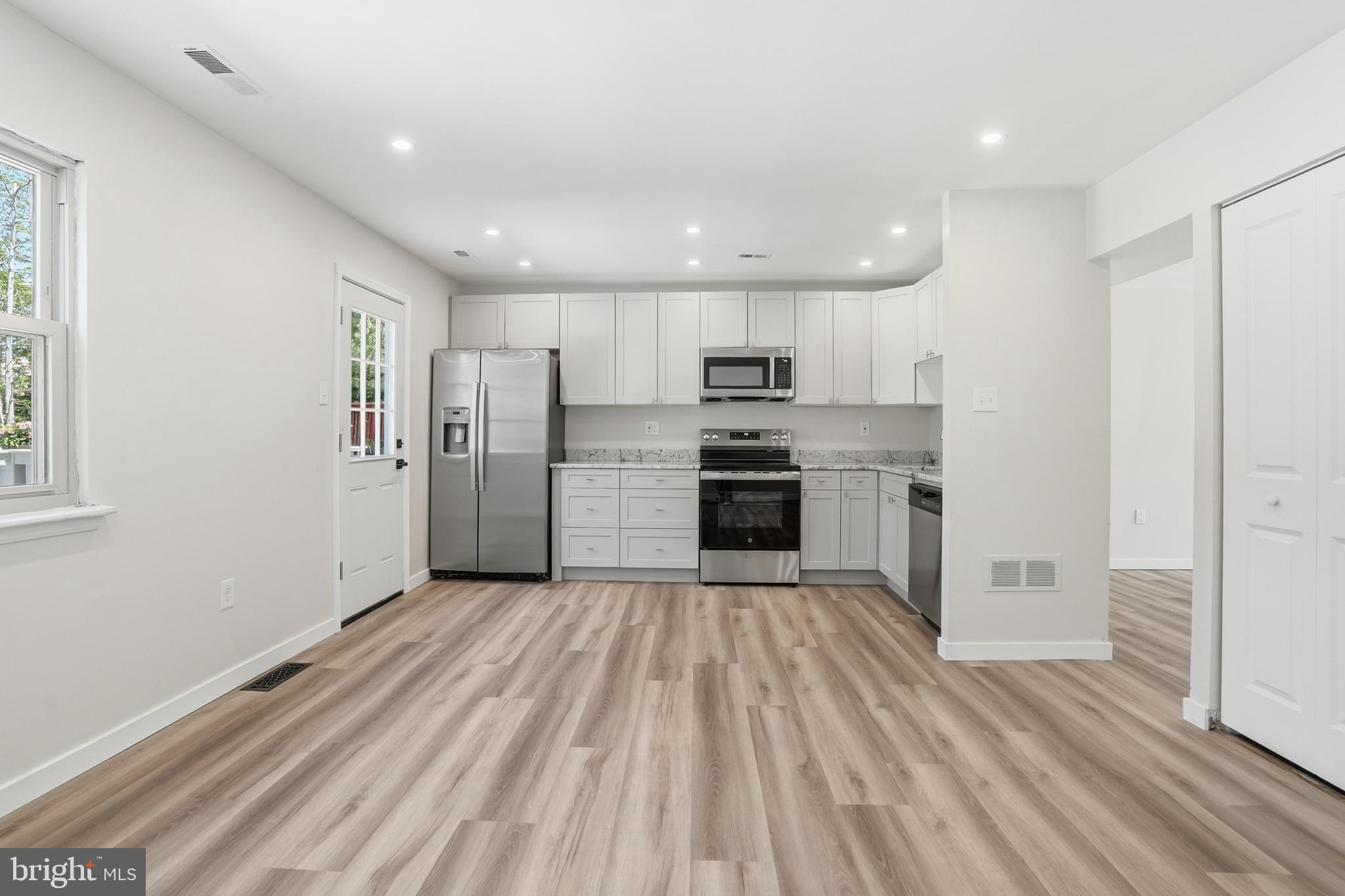 LAFAYETTE HILL - Residential
