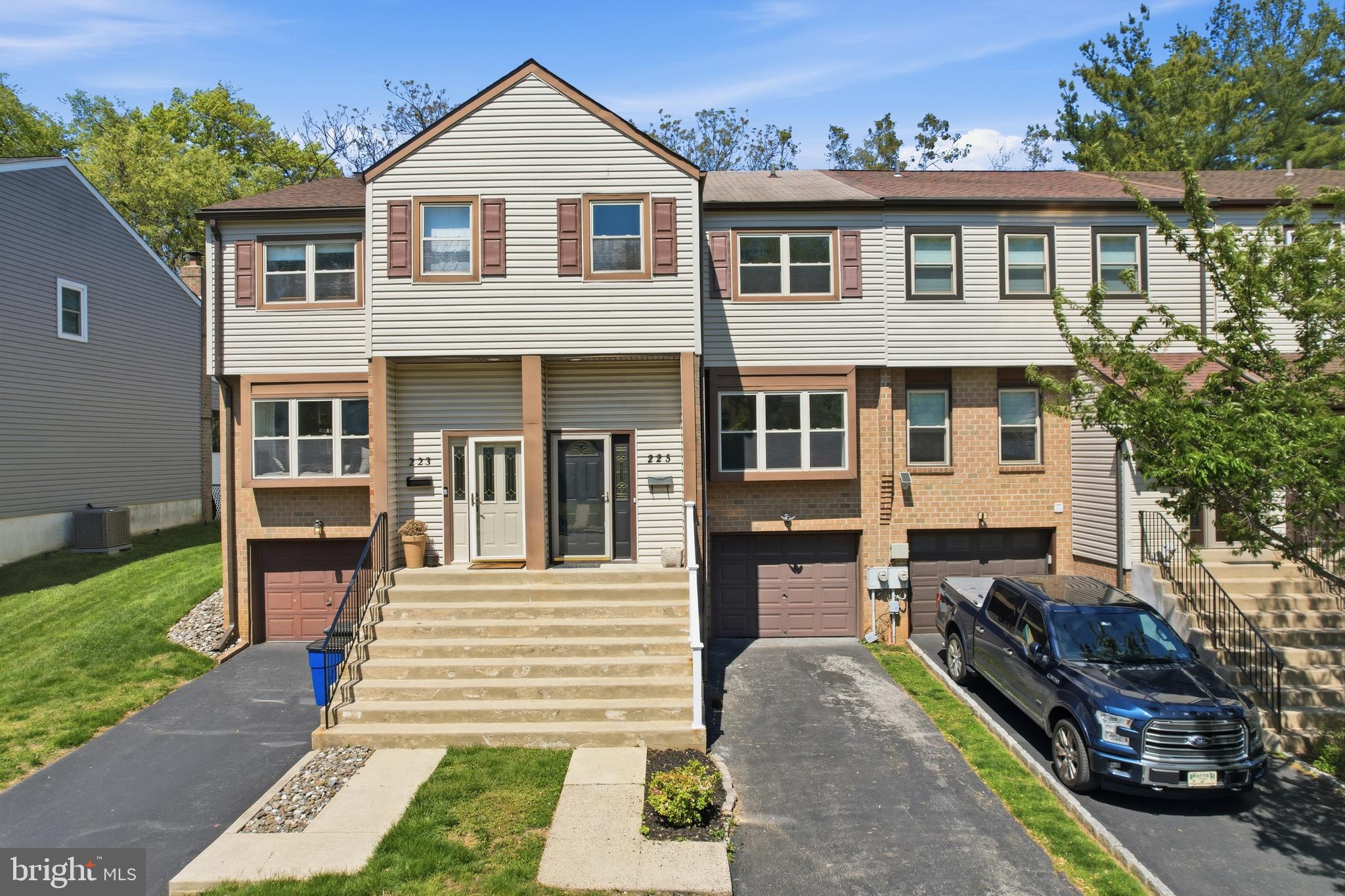 LAFAYETTE HILL - Residential