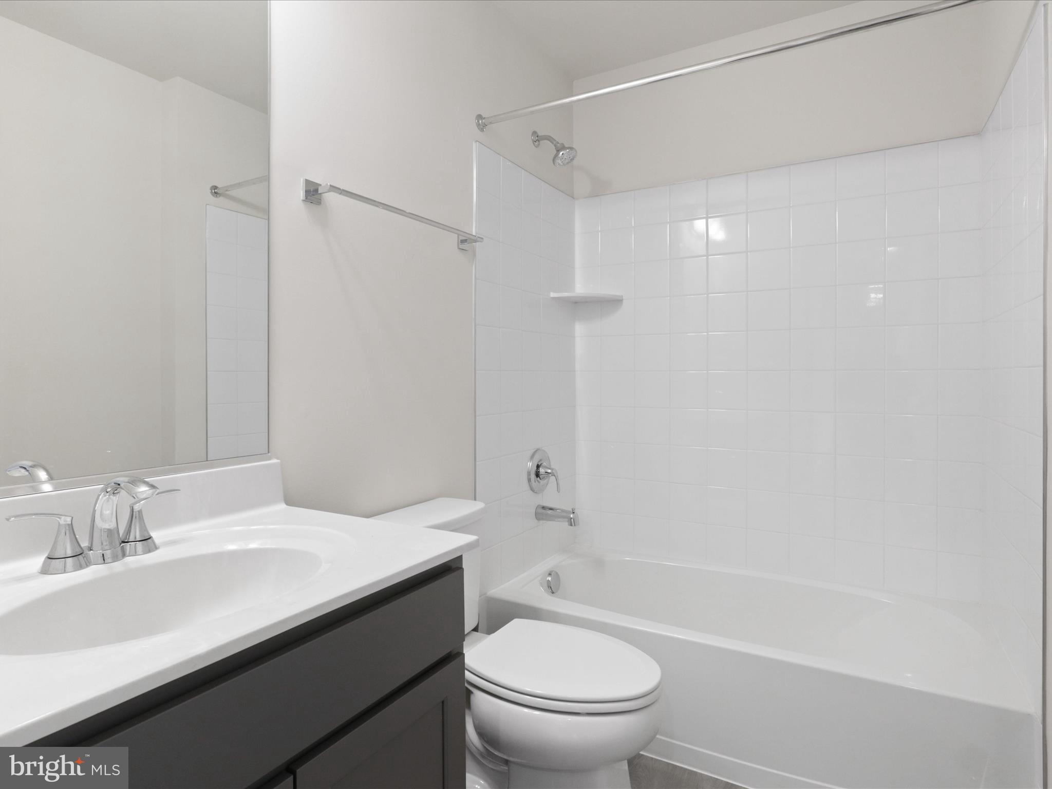 SUMMIT CROSSING ESTATES - Residential